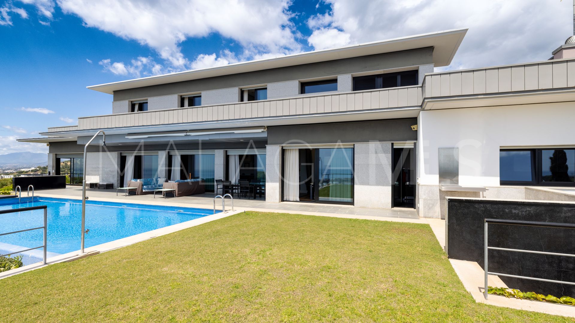 Villa for sale in Los Altos de los Monteros