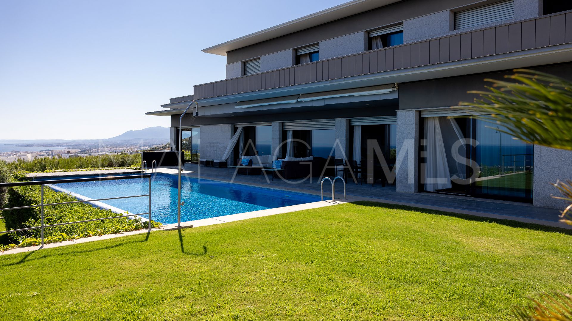 Villa for sale in Los Altos de los Monteros