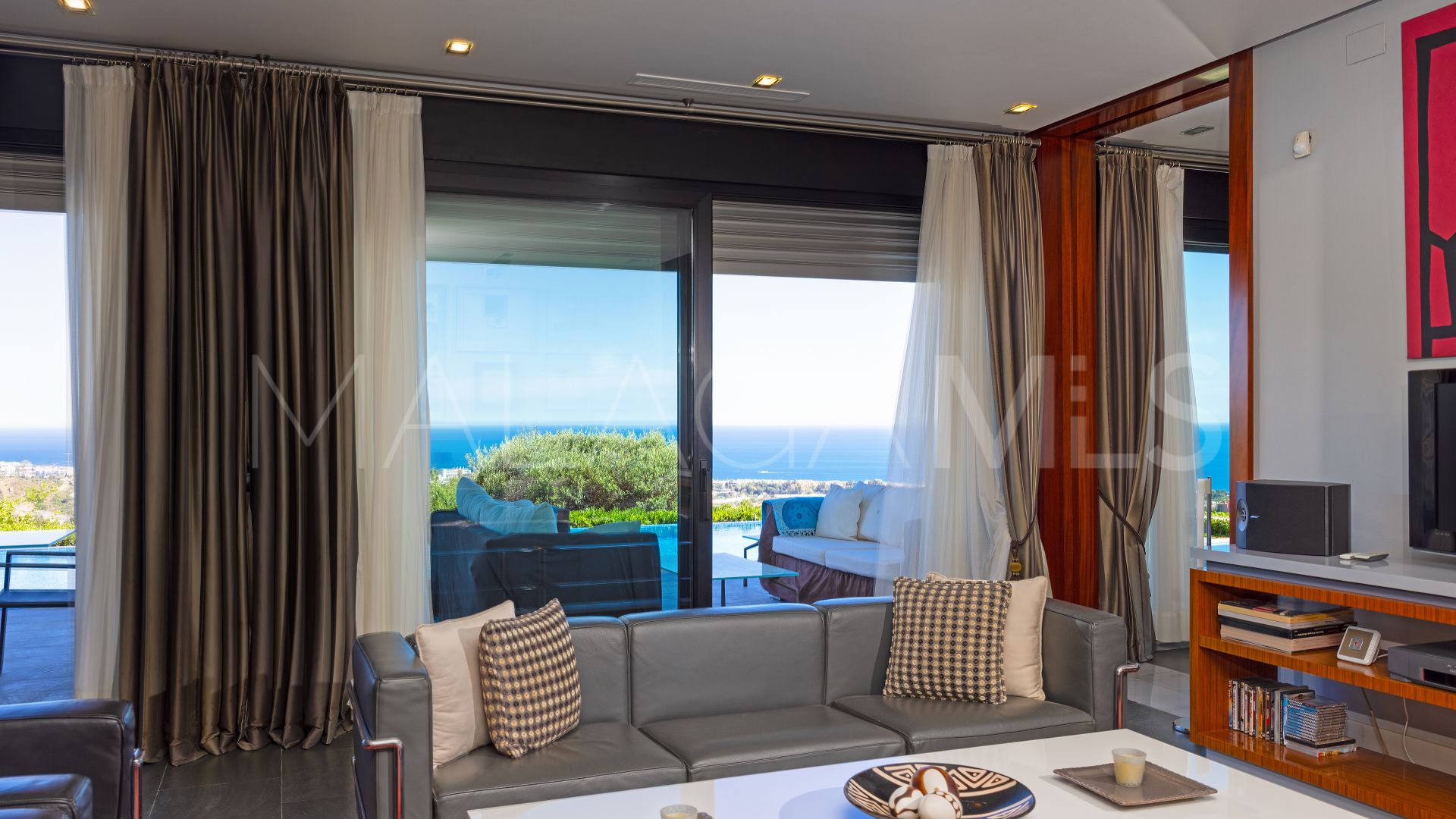 Villa for sale in Los Altos de los Monteros
