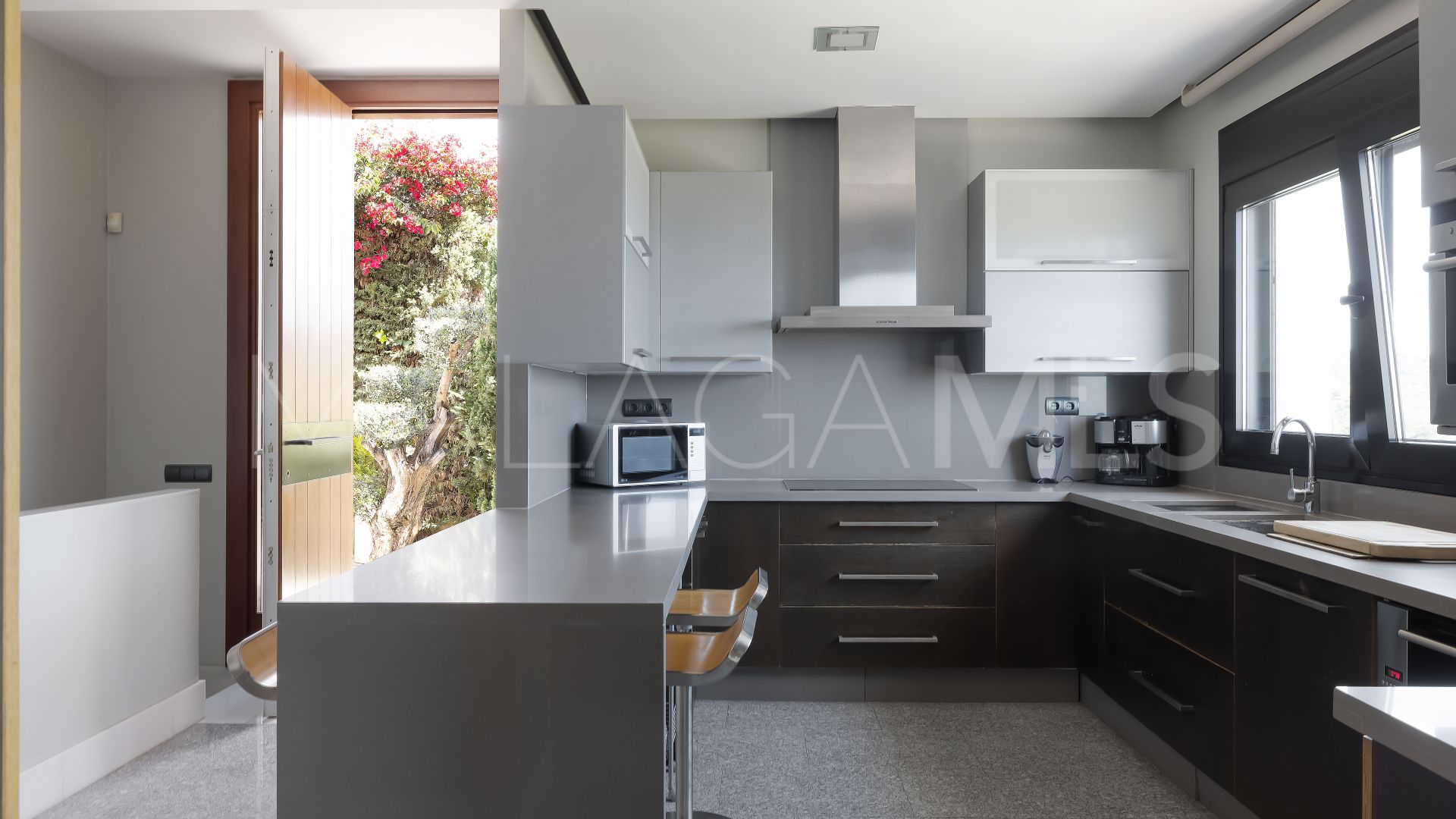 Villa for sale in Los Altos de los Monteros