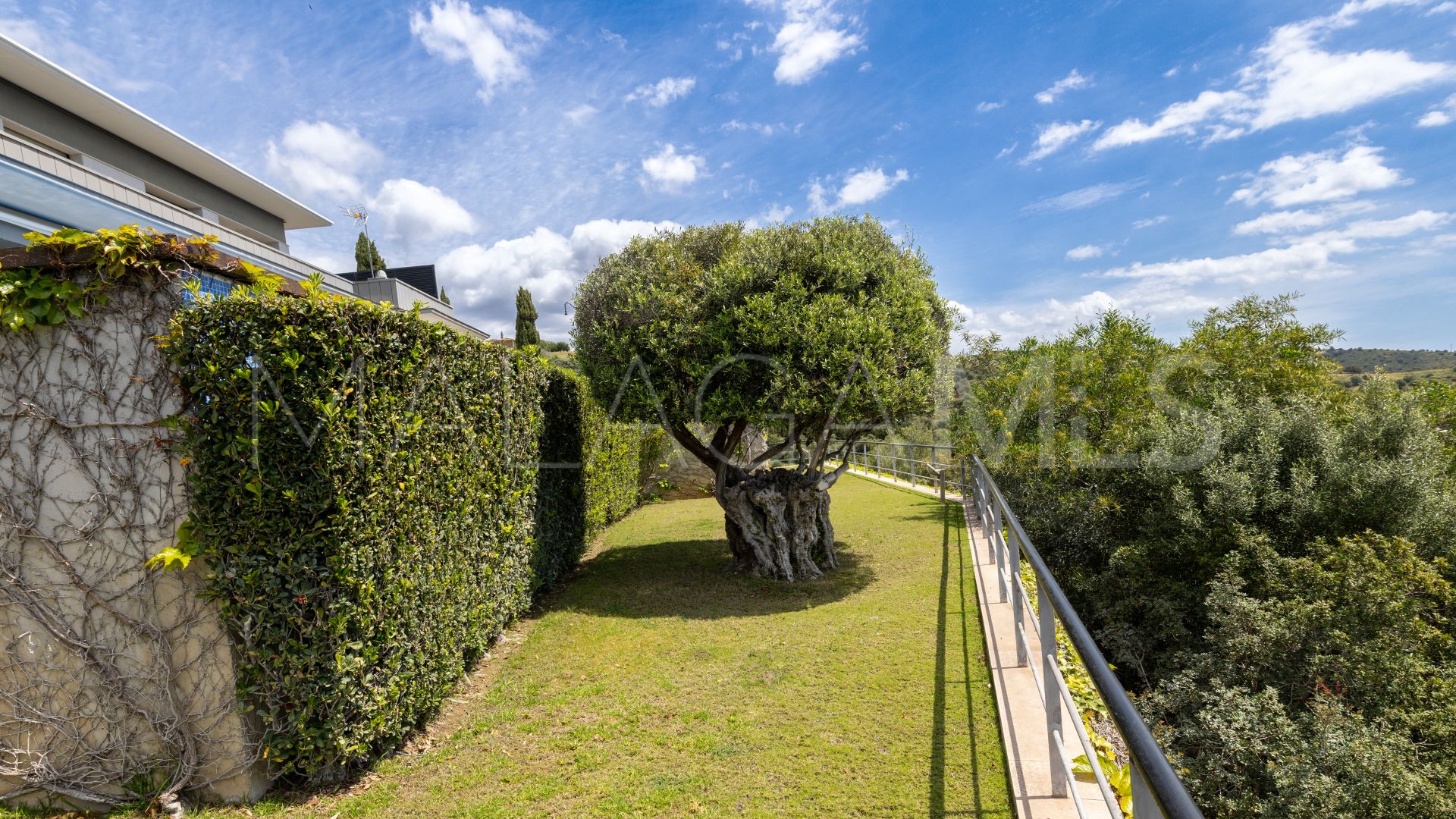 Villa for sale in Los Altos de los Monteros