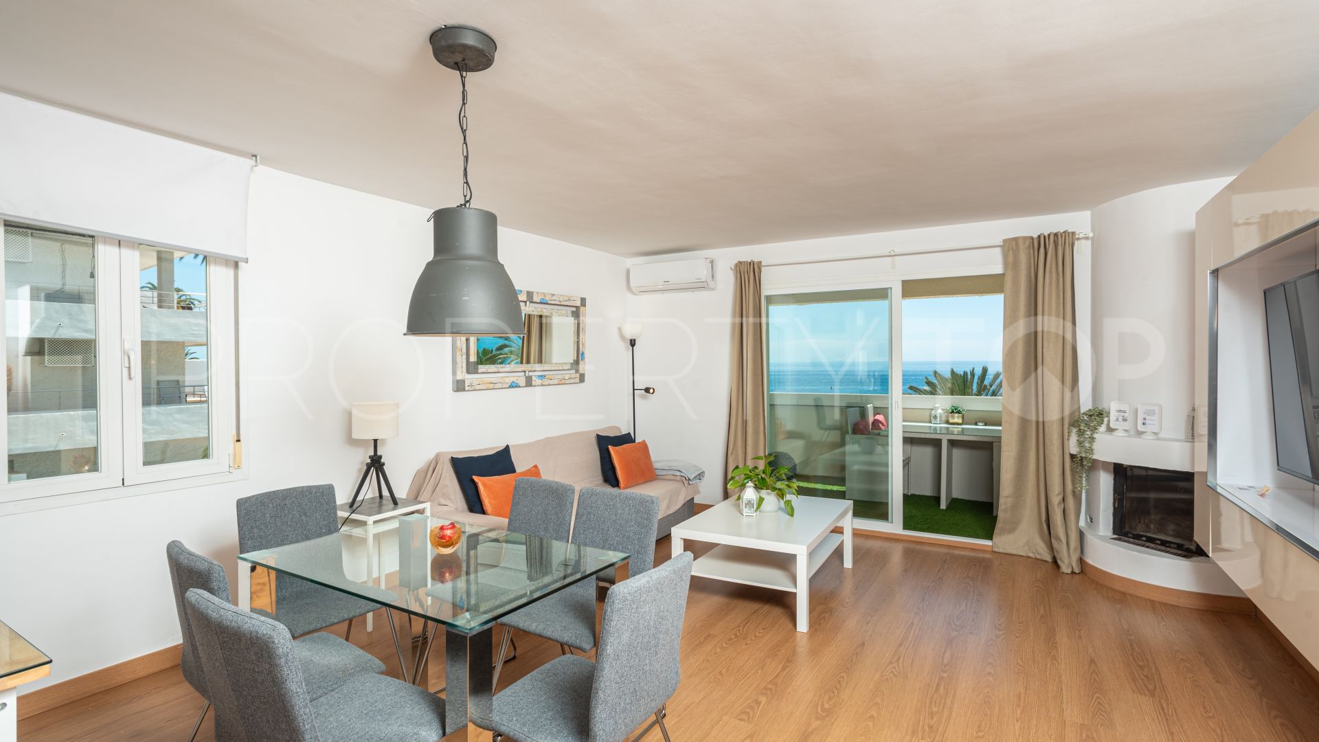 Apartamento de 2 dormitorios en venta en Marbella Centro