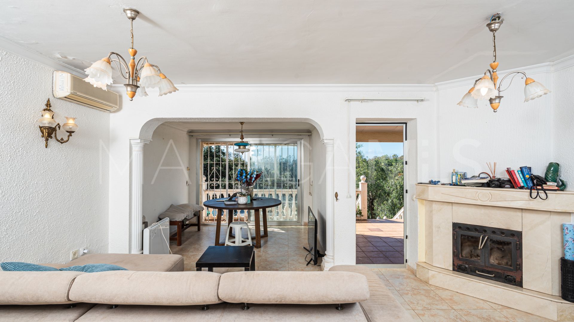 Chalet for sale in Elviria