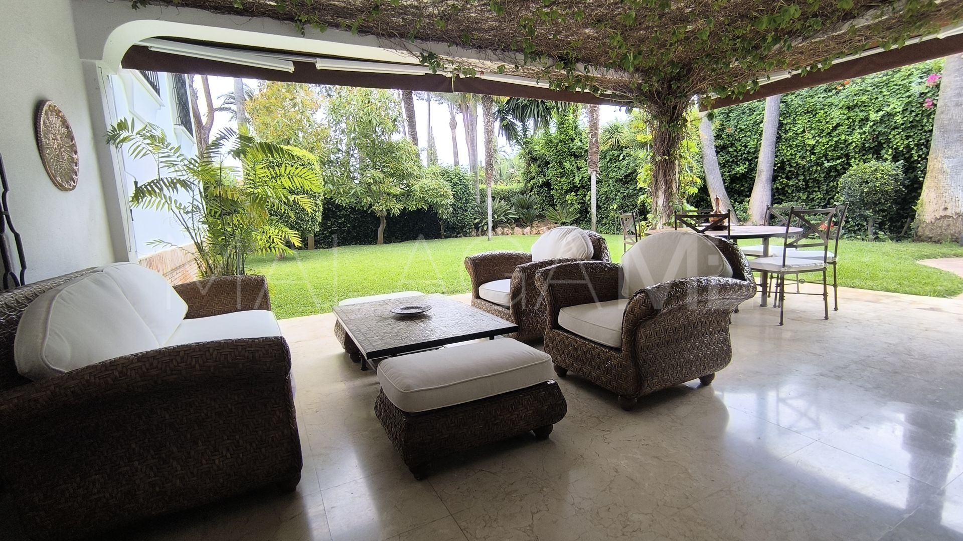 Villa for sale in Los Monteros