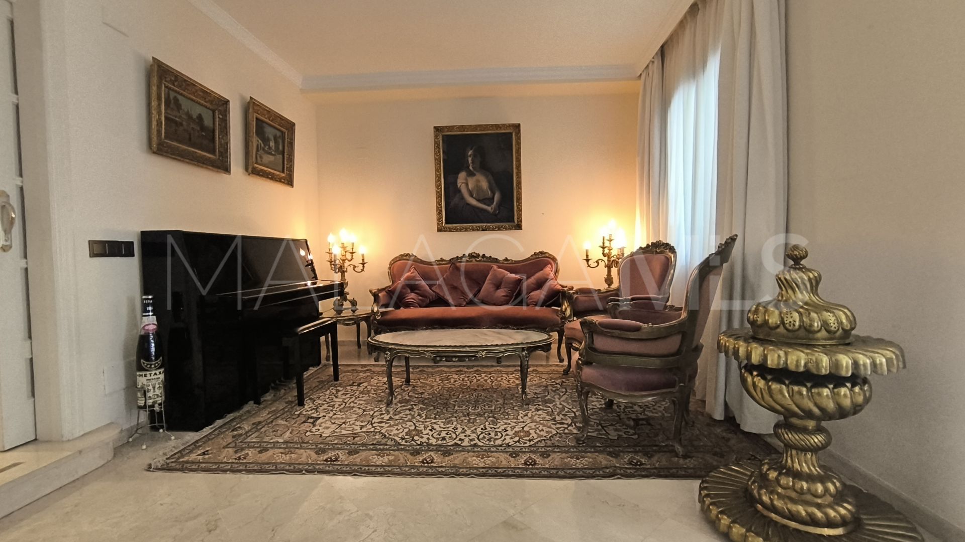 Villa for sale in Los Monteros