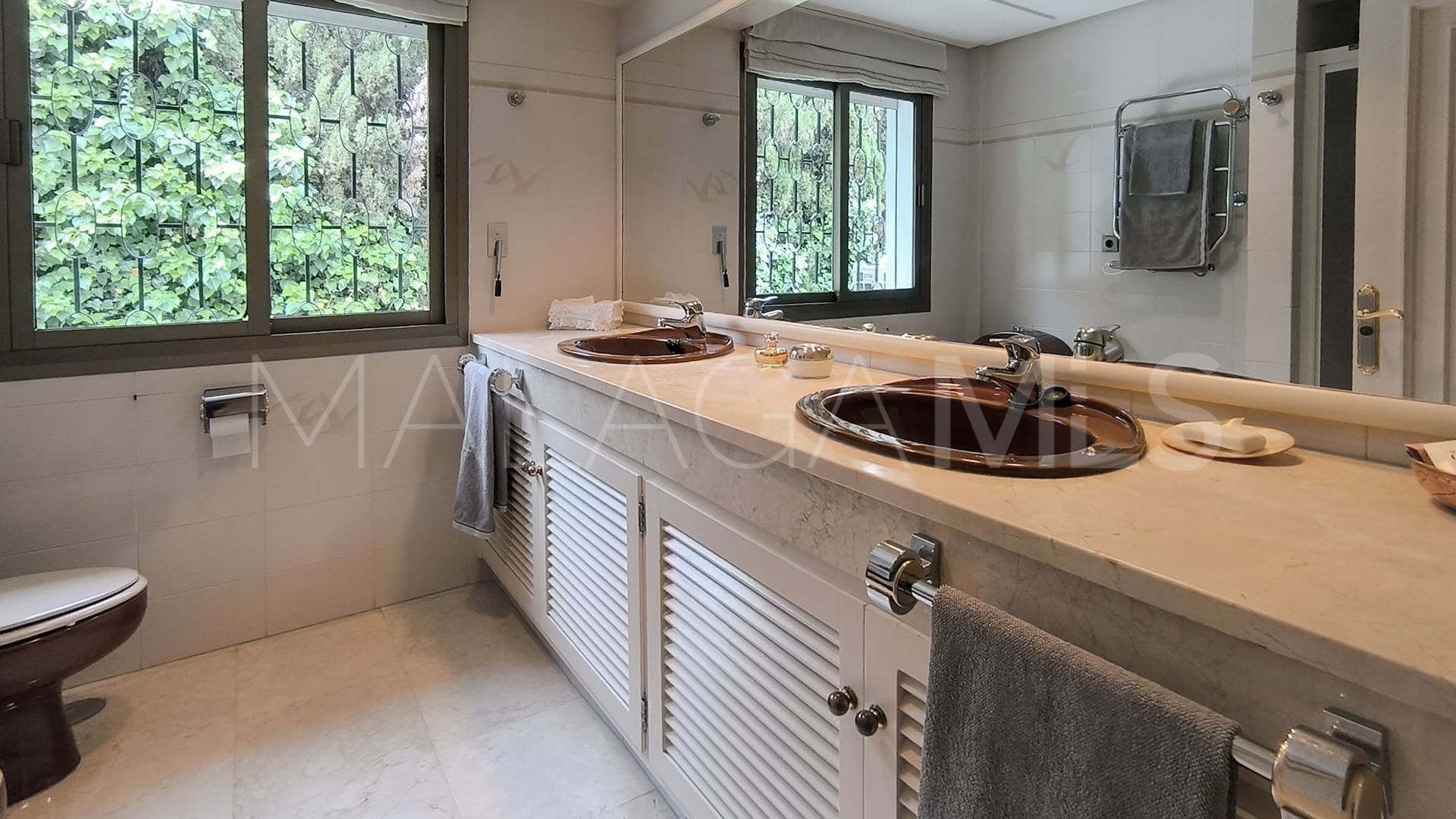Villa for sale in Los Monteros