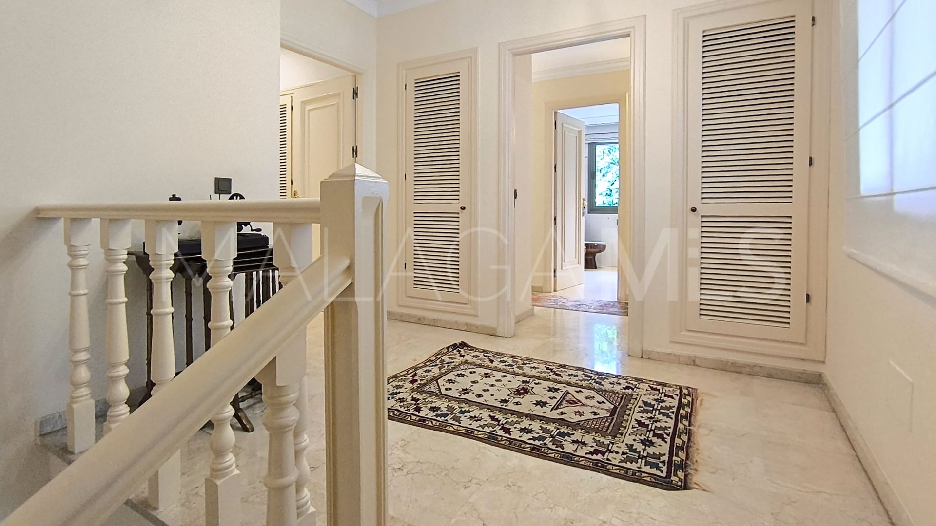 Villa for sale in Los Monteros