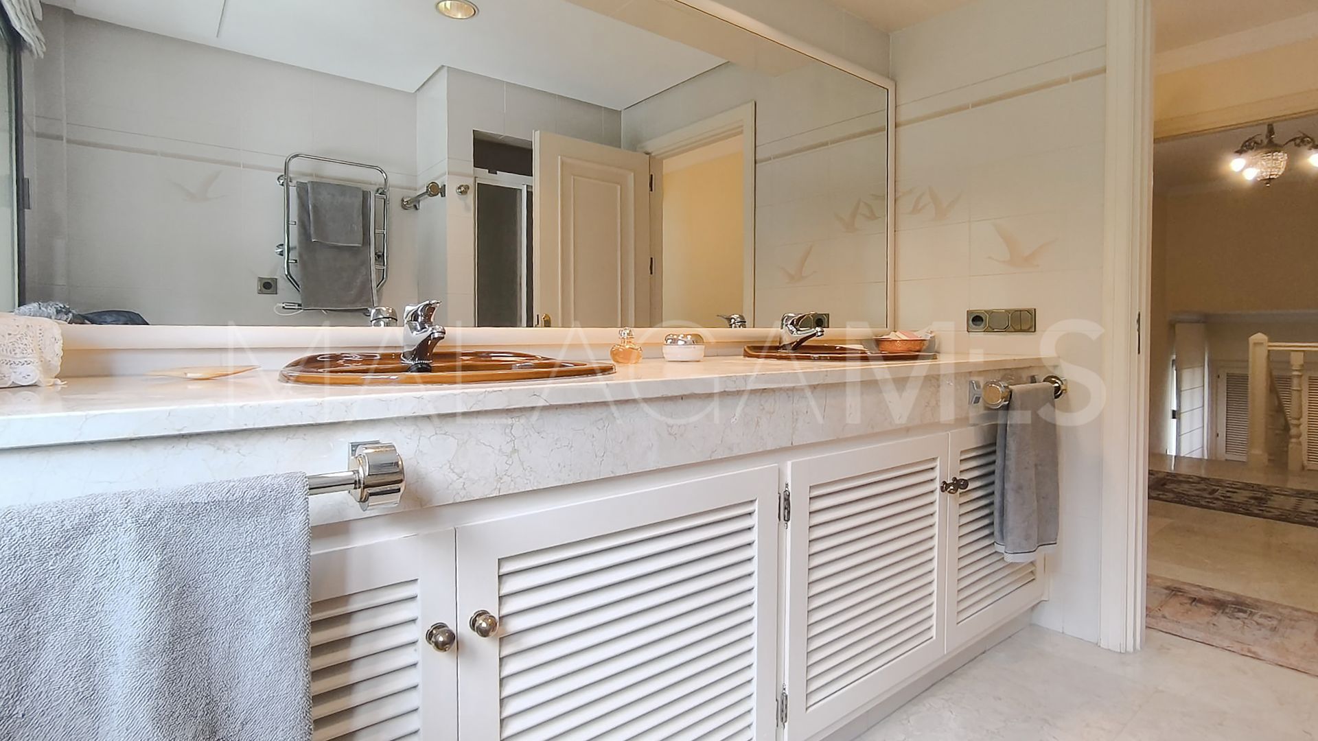 Villa for sale in Los Monteros
