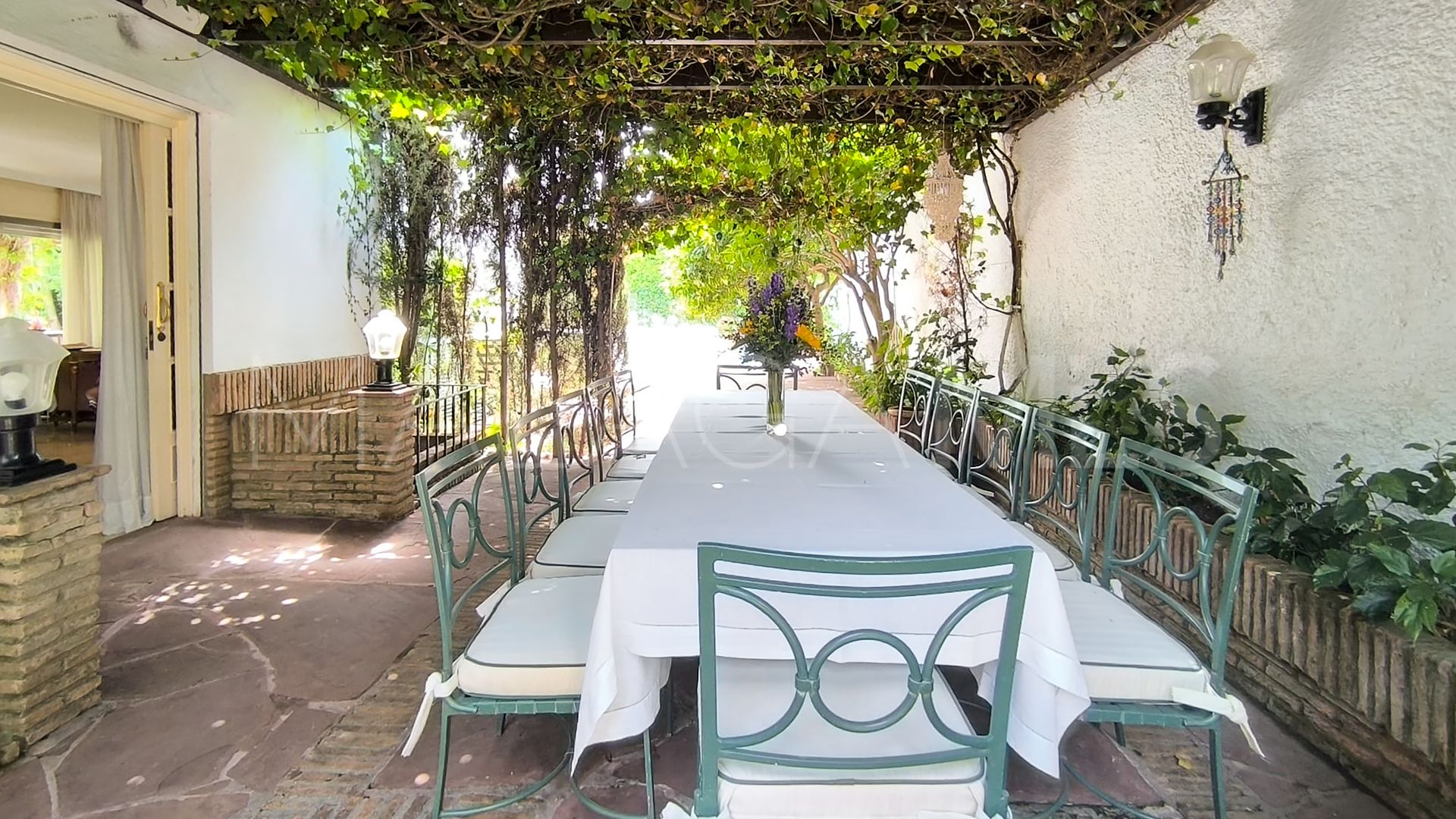 Villa for sale in Los Monteros