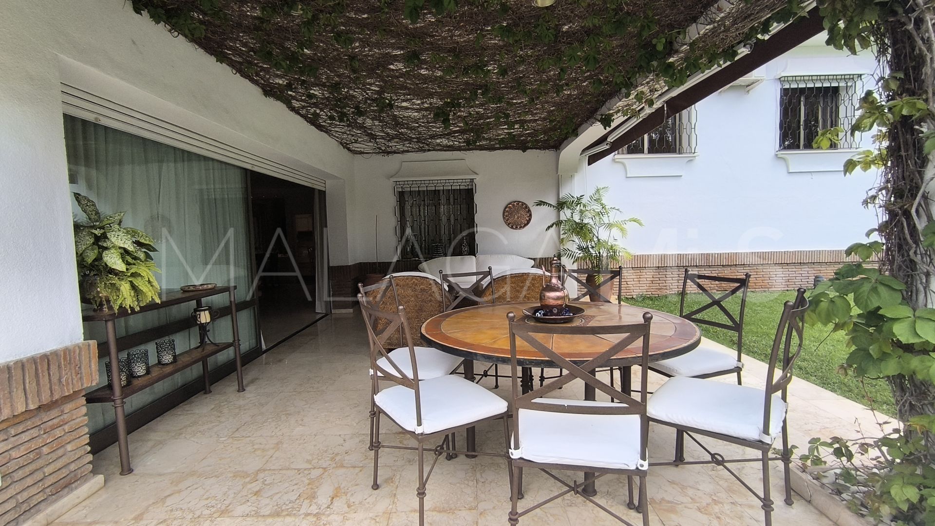 Villa for sale in Los Monteros