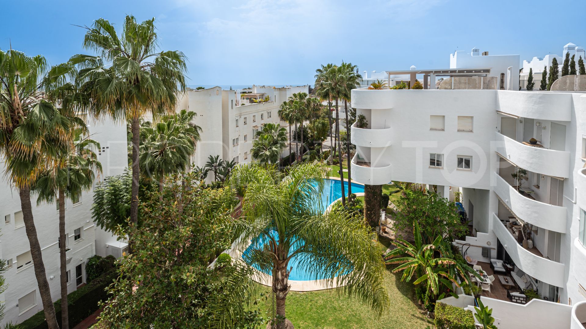 Penthouse for sale in Marbella Real