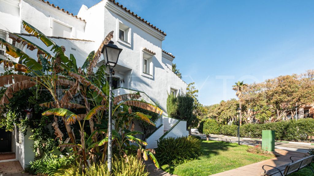4 bedrooms duplex penthouse in Marbella East for sale