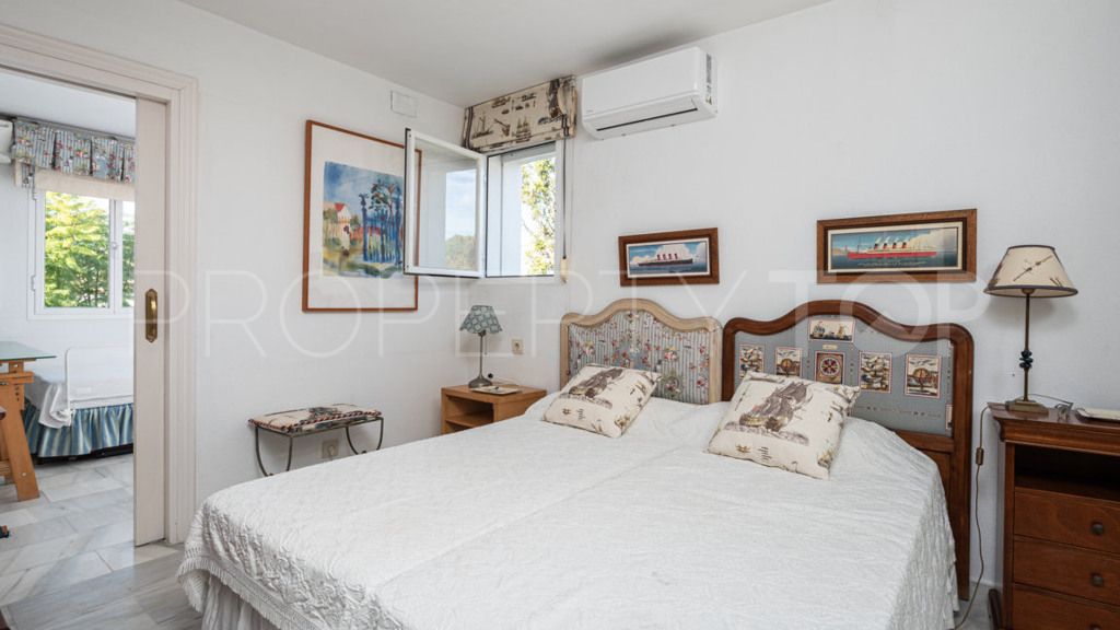 Se vende atico duplex en Marbella Este de 4 dormitorios