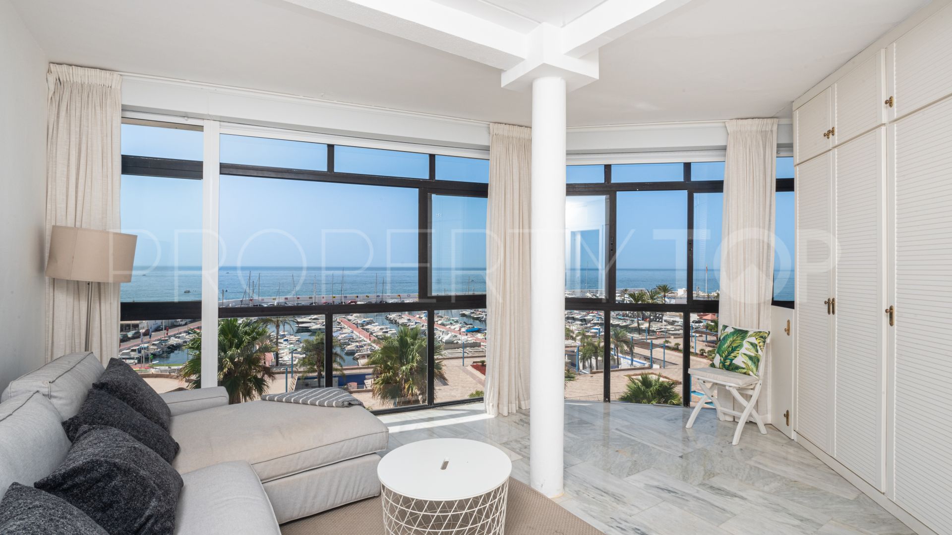 For sale apartment with 3 bedrooms in Marbella Centro