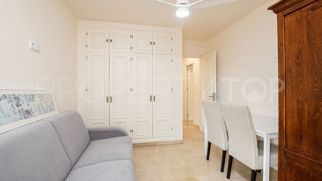 Se vende apartamento en Marbella Ciudad de 3 dormitorios