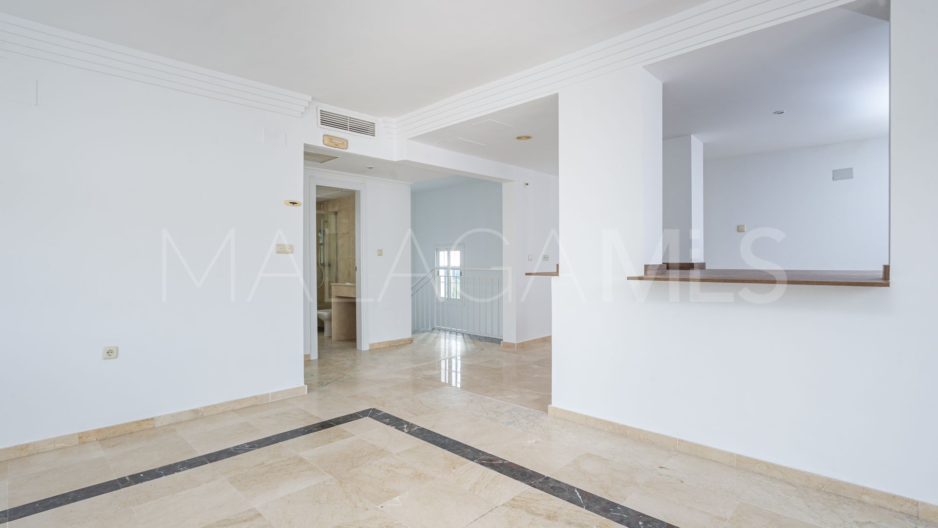 Duplex penthouse for sale in Rio Real