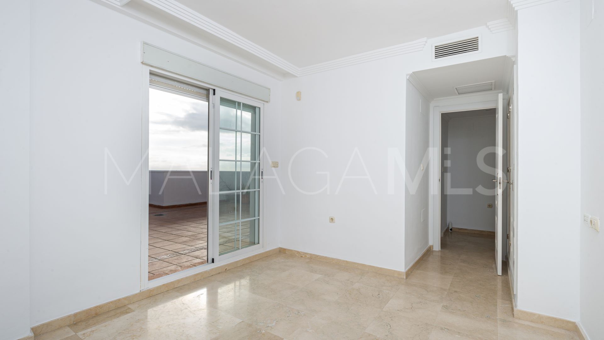 Duplex penthouse for sale in Rio Real