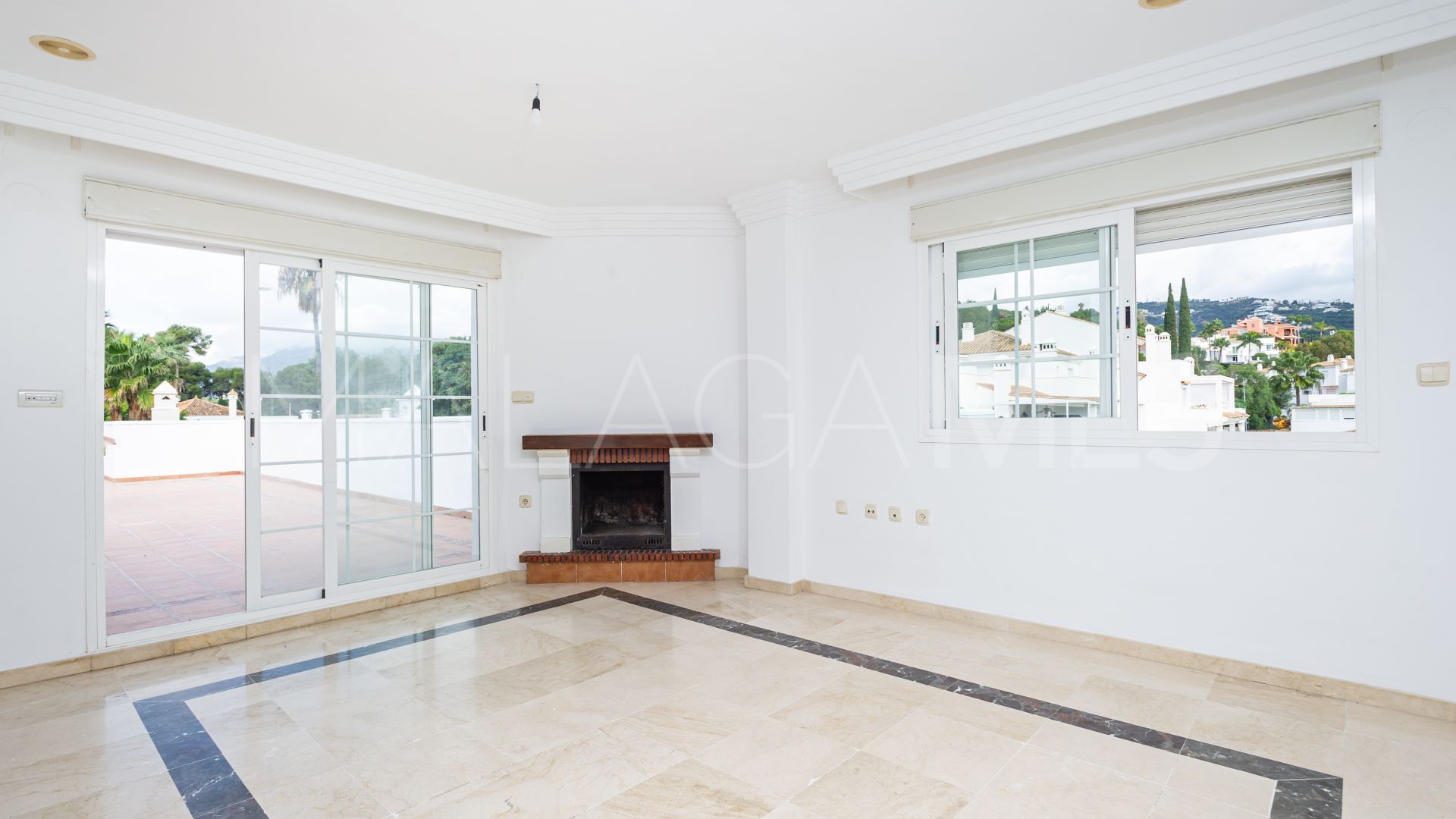 Duplex penthouse for sale in Rio Real