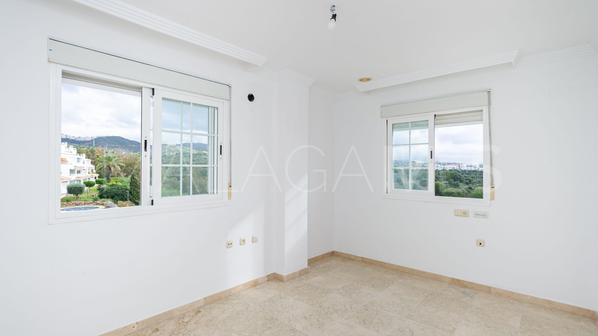 Duplex penthouse for sale in Rio Real