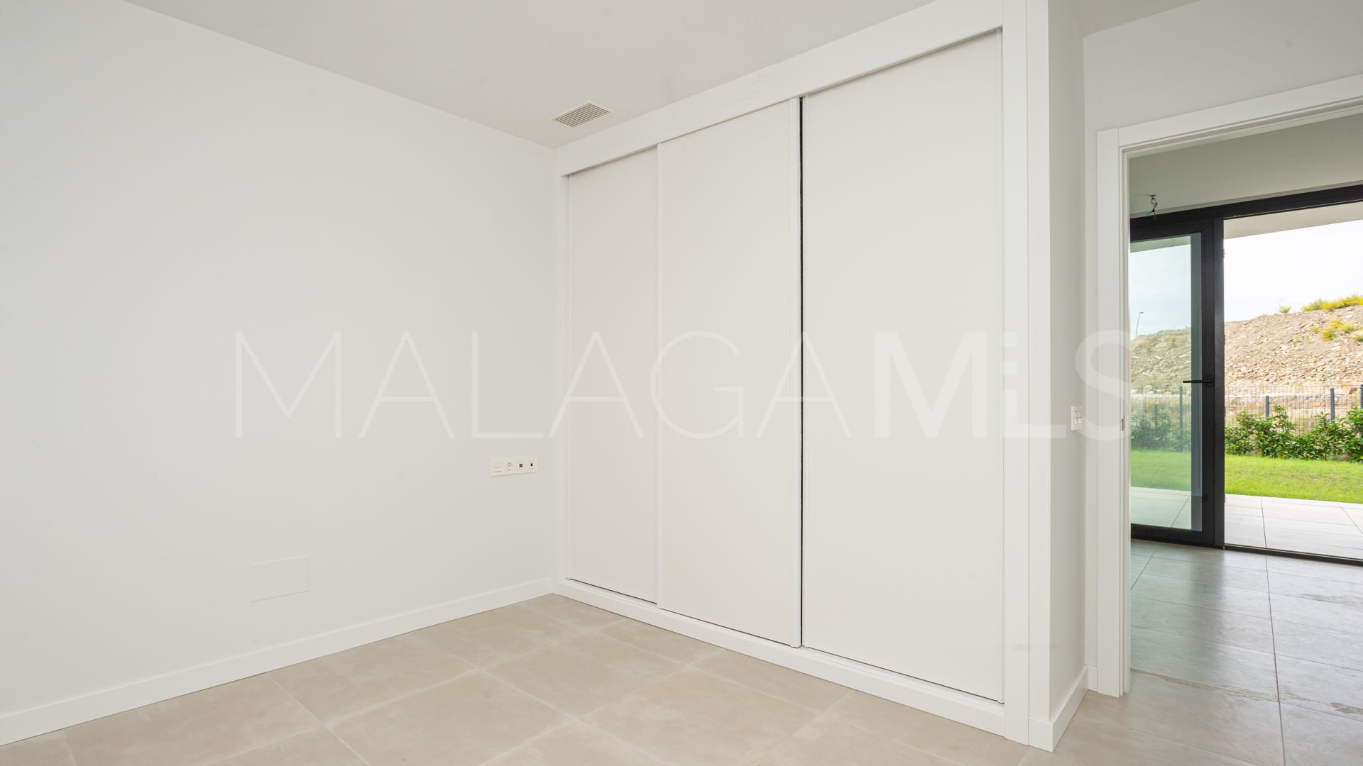 Apartamento planta baja for sale in El Higueron