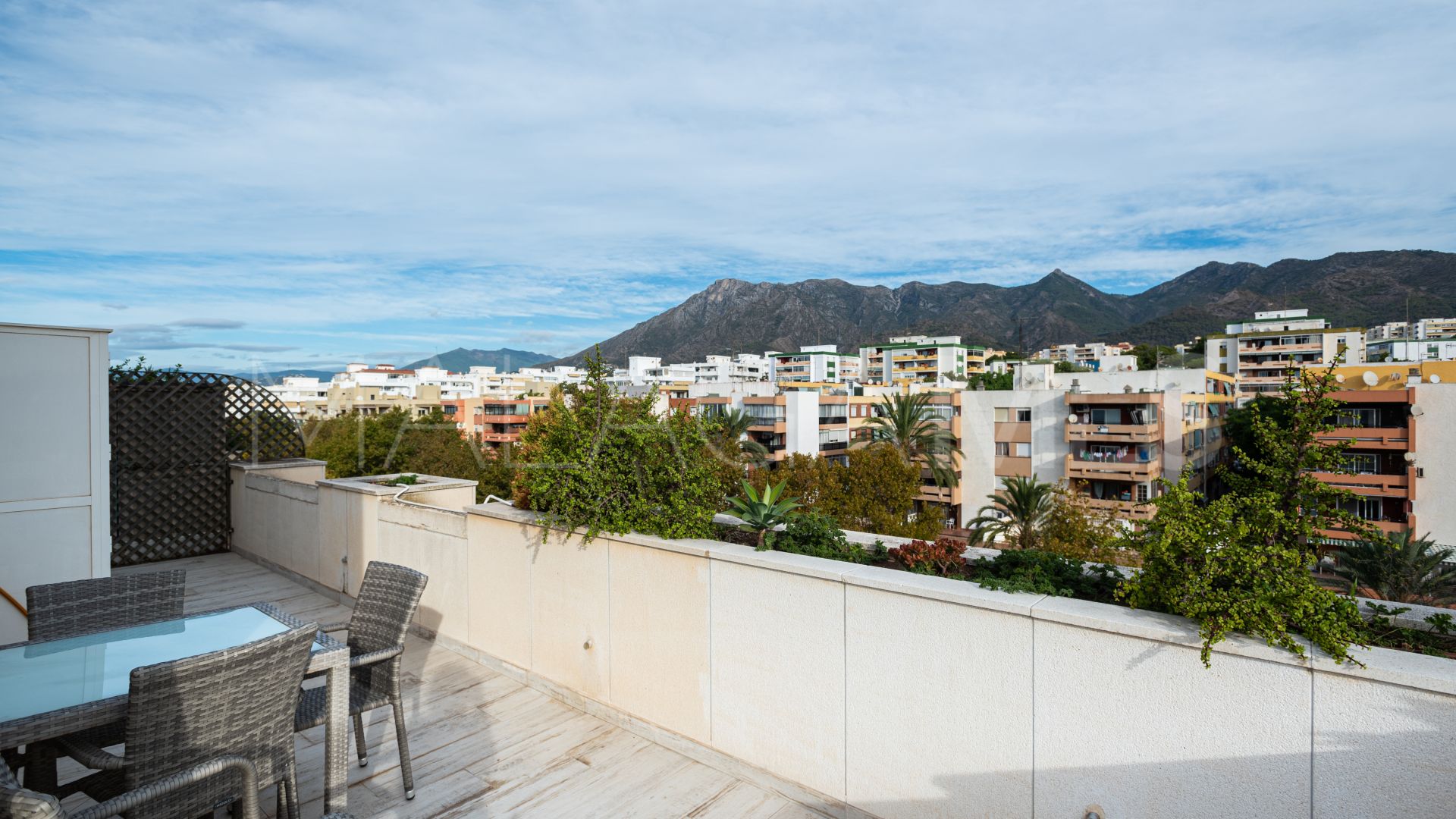 For sale penthouse in Playa Bajadilla - Puertos with 3 bedrooms