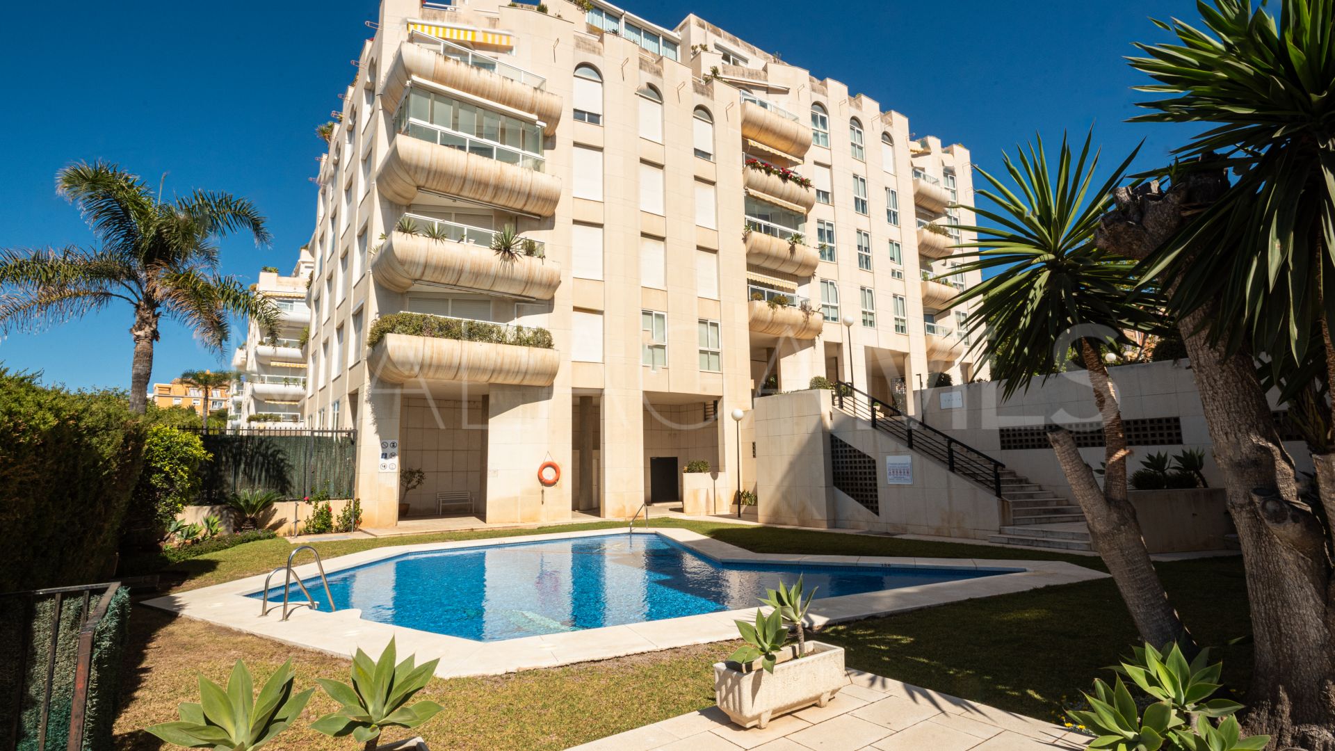 For sale penthouse in Playa Bajadilla - Puertos with 3 bedrooms