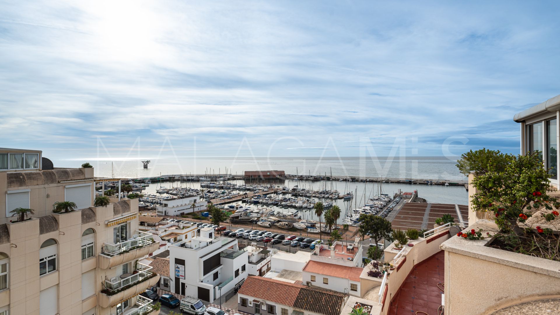 For sale penthouse in Playa Bajadilla - Puertos with 3 bedrooms