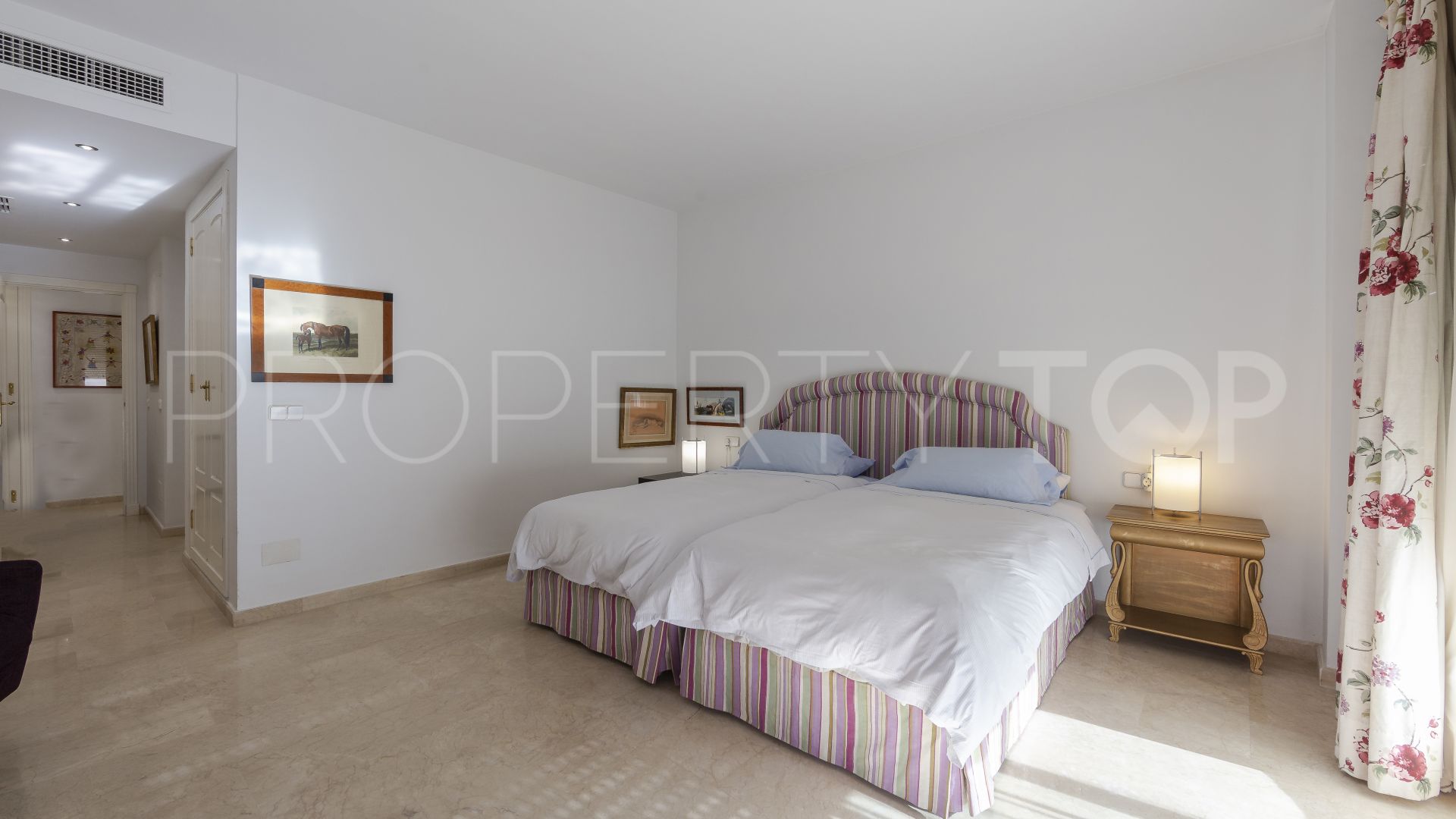 Comprar apartamento en Los Monteros Palm Beach de 3 dormitorios