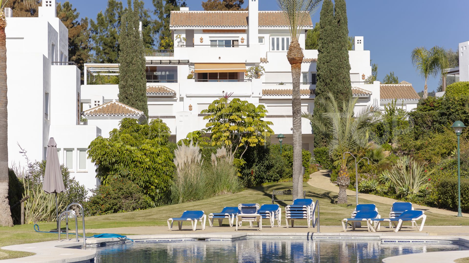 Comprar apartamento en Los Monteros Palm Beach de 3 dormitorios