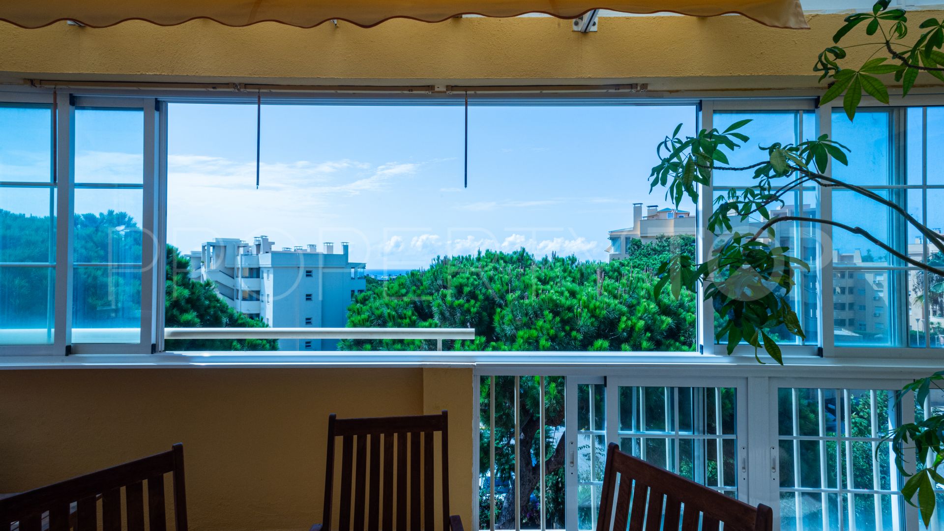 2 bedrooms Calahonda penthouse for sale