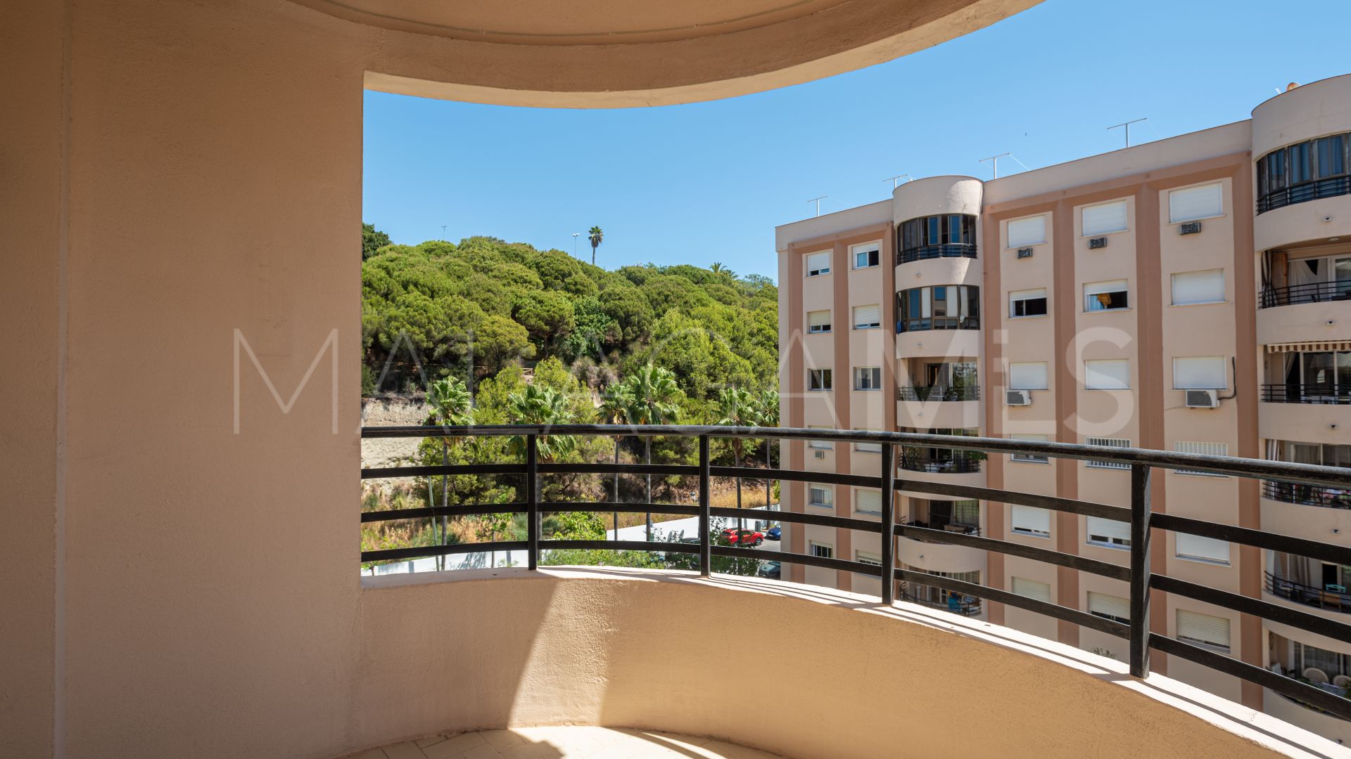 For sale apartment in Marbella Centro with 3 bedrooms