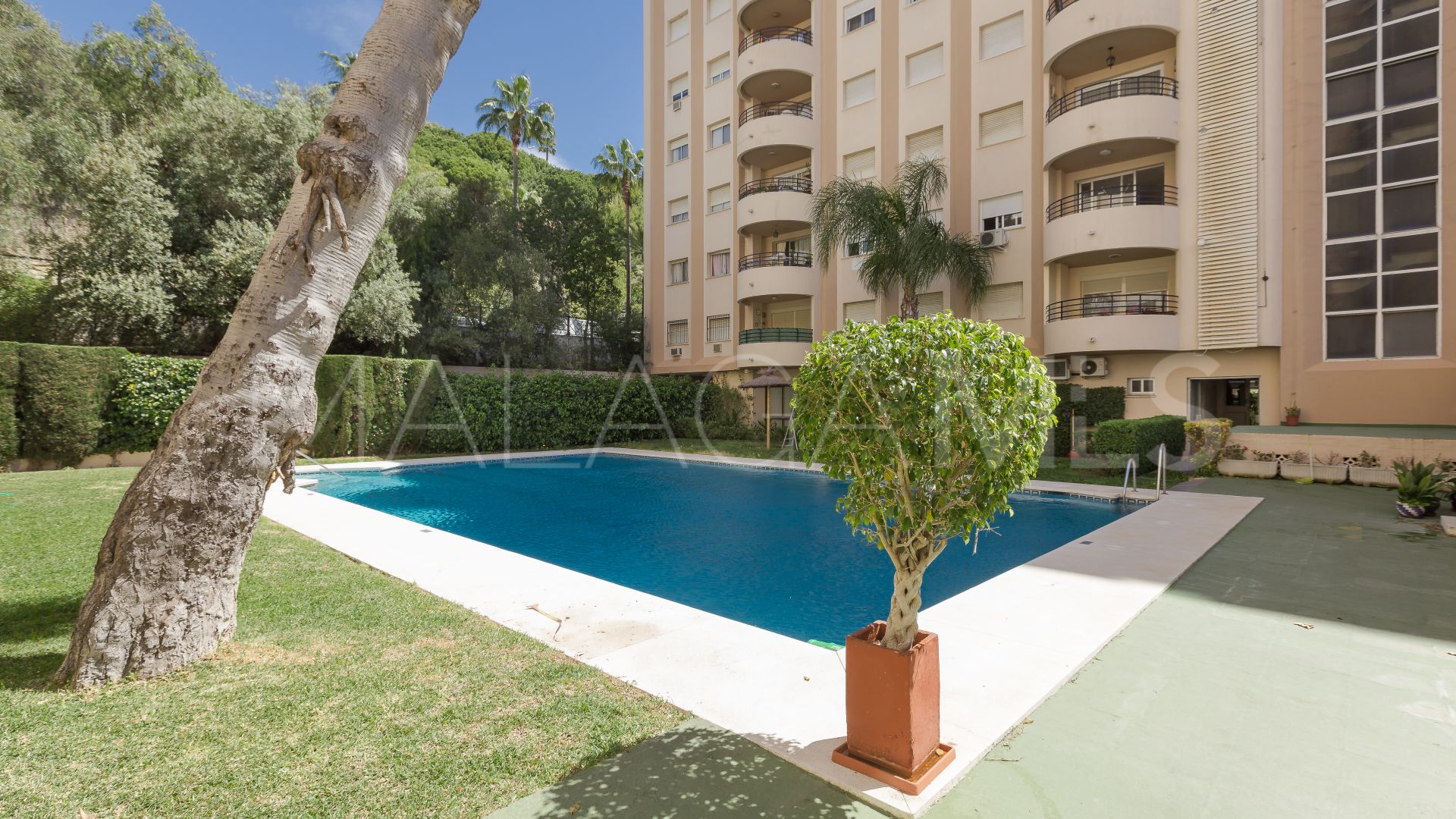 For sale apartment in Marbella Centro with 3 bedrooms