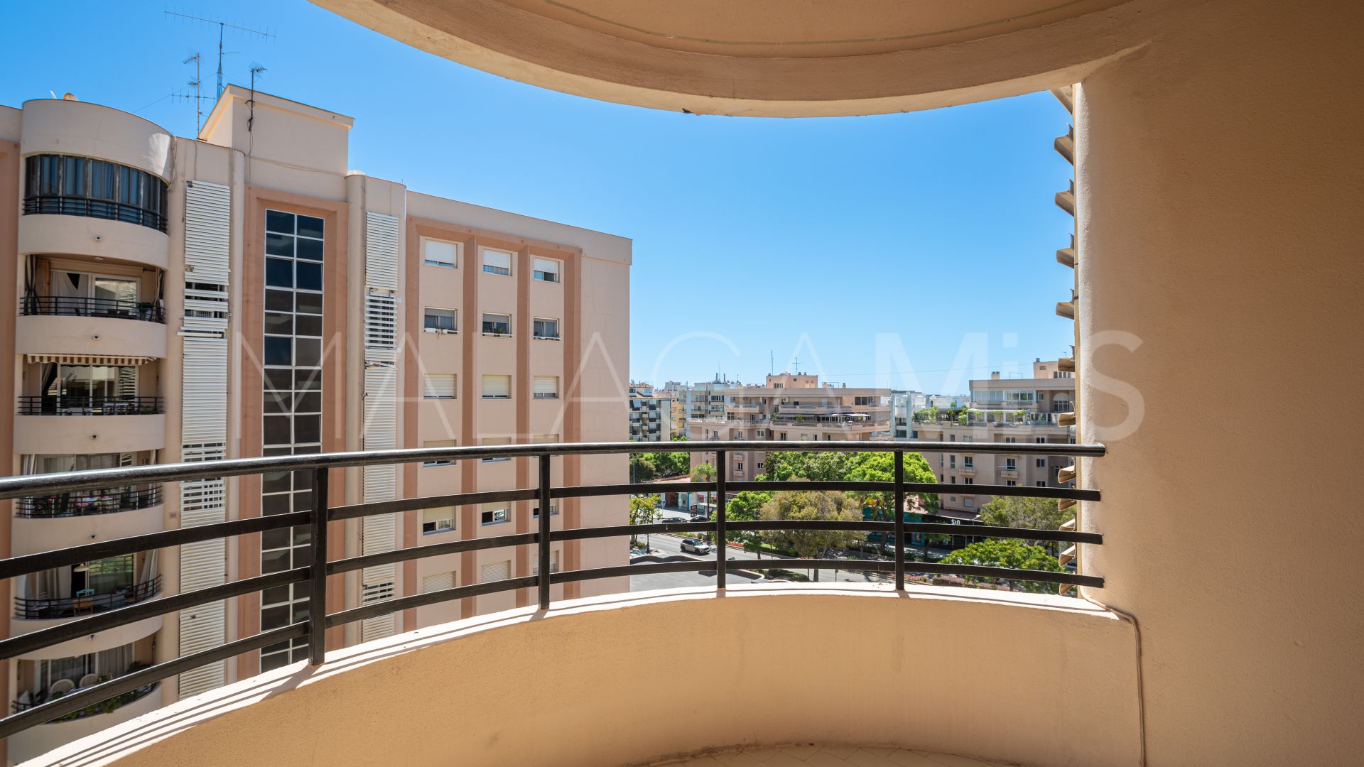 For sale apartment in Marbella Centro with 3 bedrooms