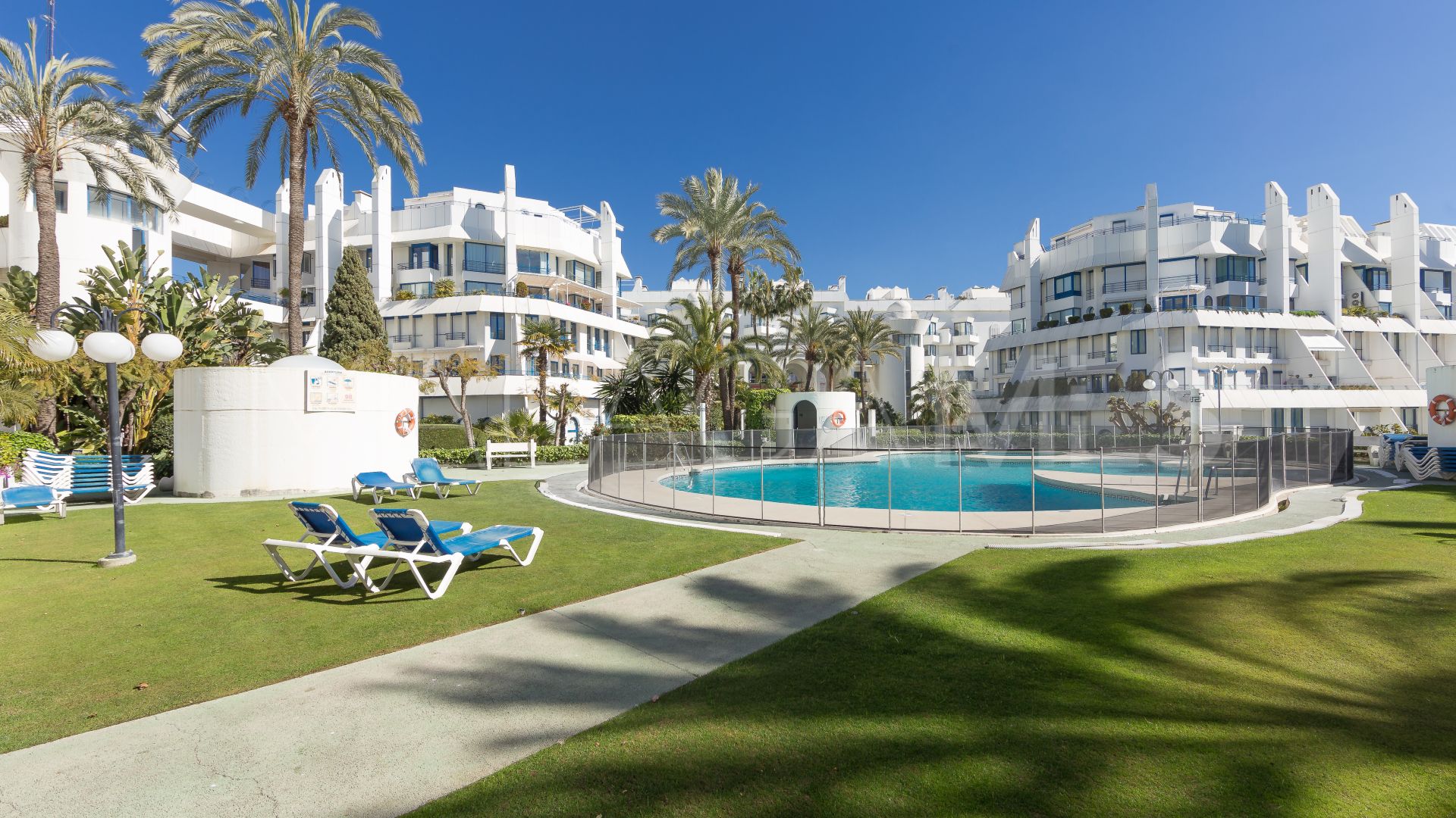 Zweistöckiges penthouse for sale in Marbella City