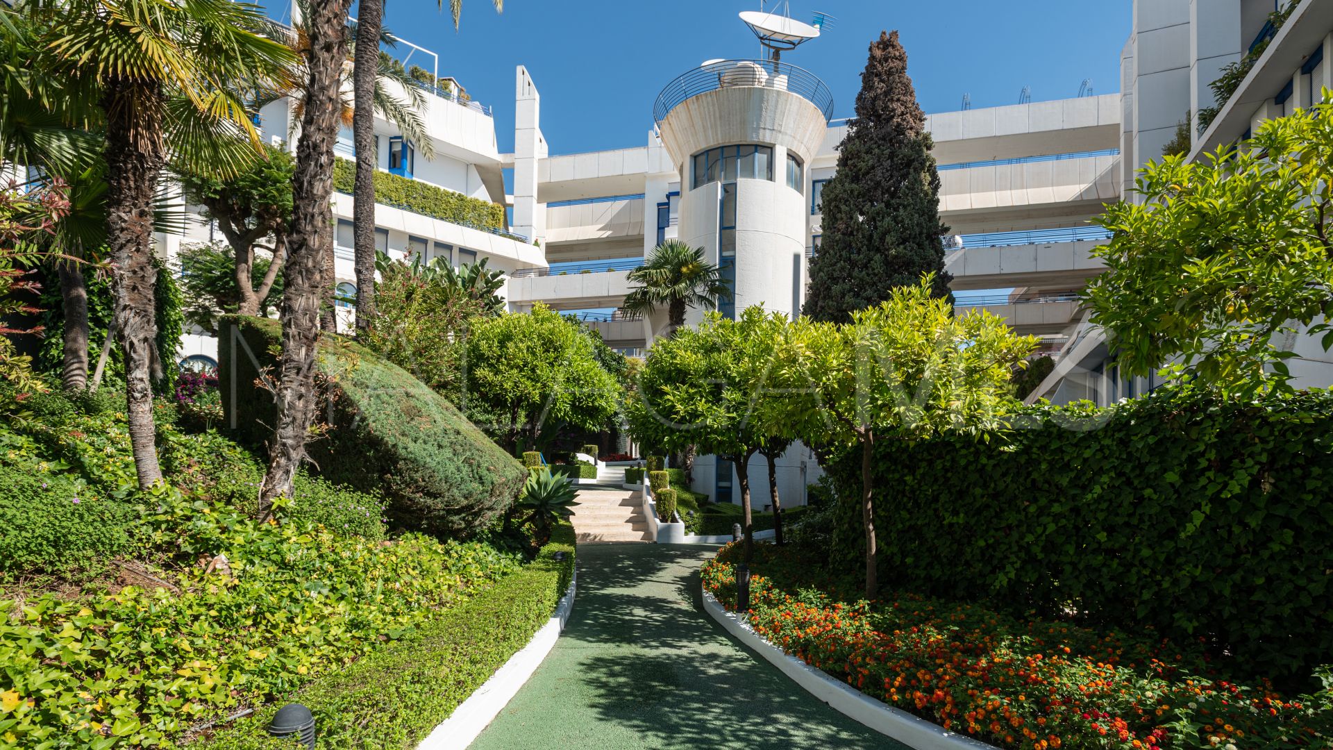 Zweistöckiges penthouse for sale in Marbella City