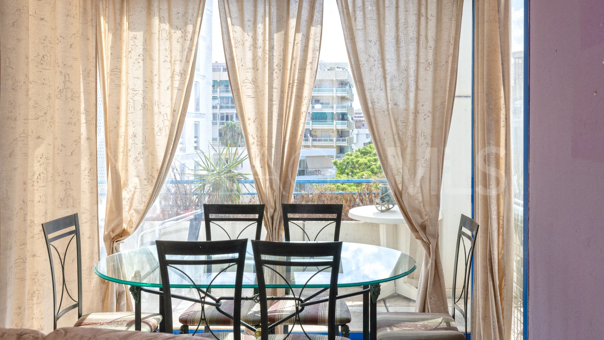 Zweistöckiges penthouse for sale in Marbella City
