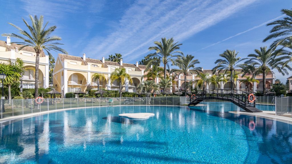 Town house for sale in Dunas de Bahia Marbella