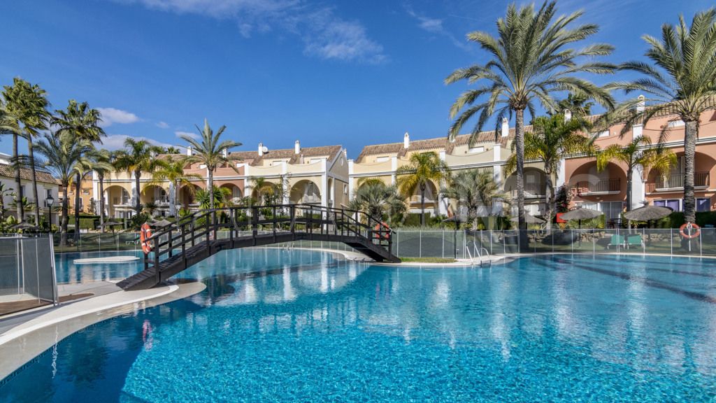 Town house for sale in Dunas de Bahia Marbella