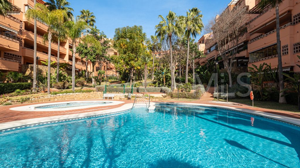 2 bedrooms ground floor apartment in Costa Nagüeles III for sale