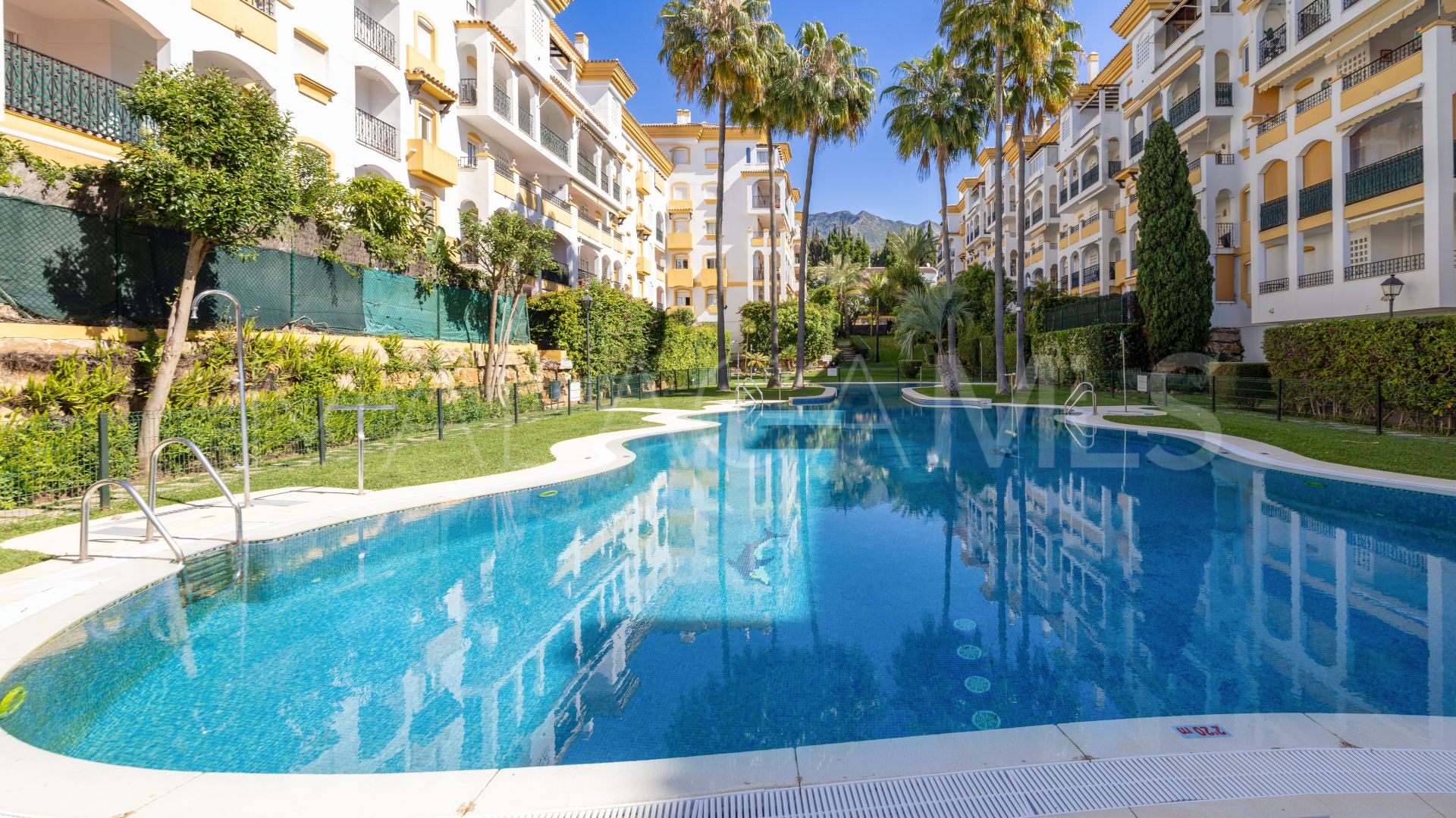 Se vende apartamento with 3 bedrooms in Costa Nagüeles I