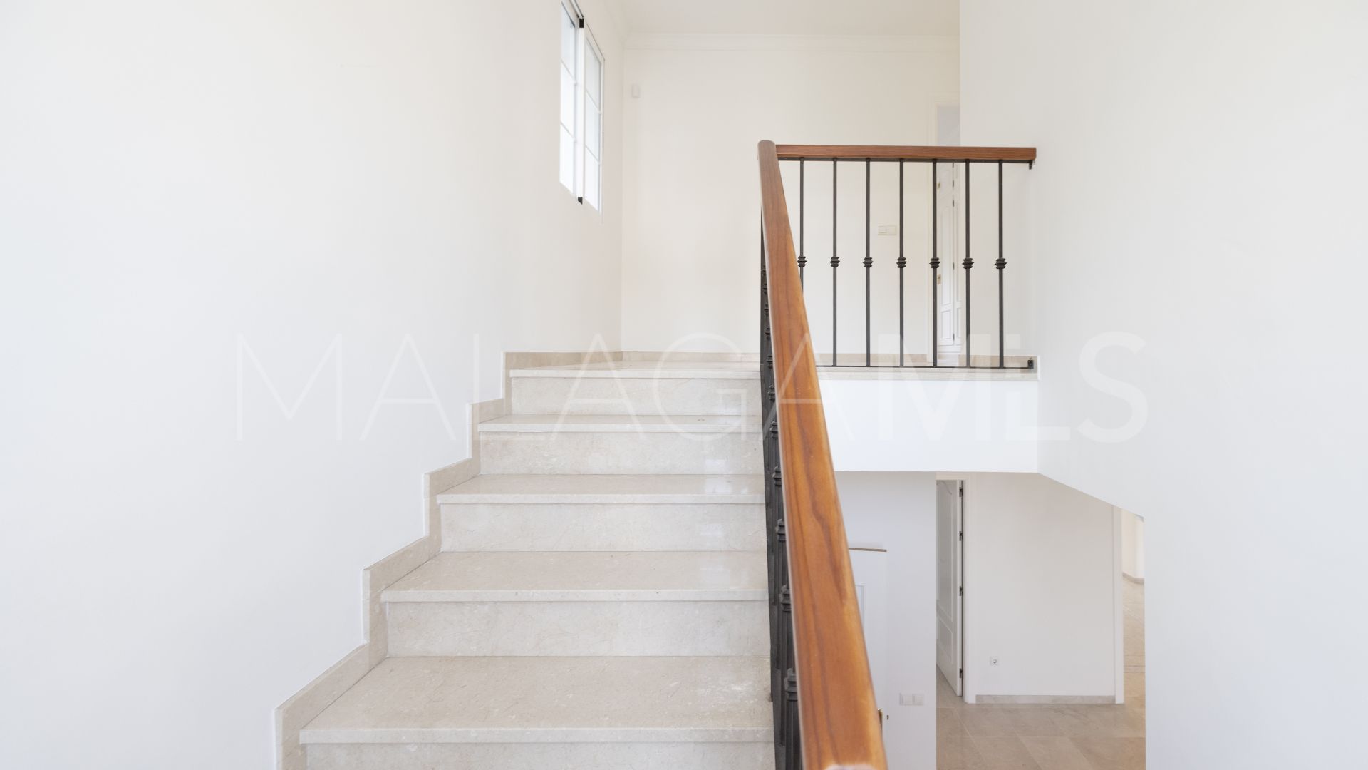 Villa for sale in Calahonda