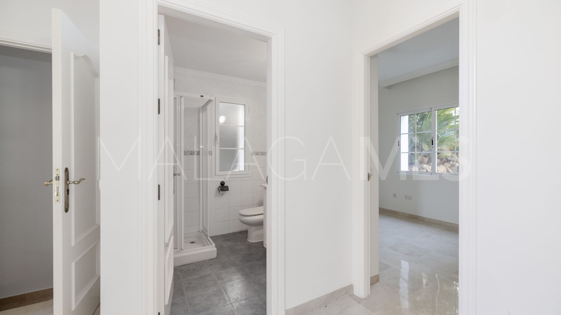 Villa for sale in Calahonda