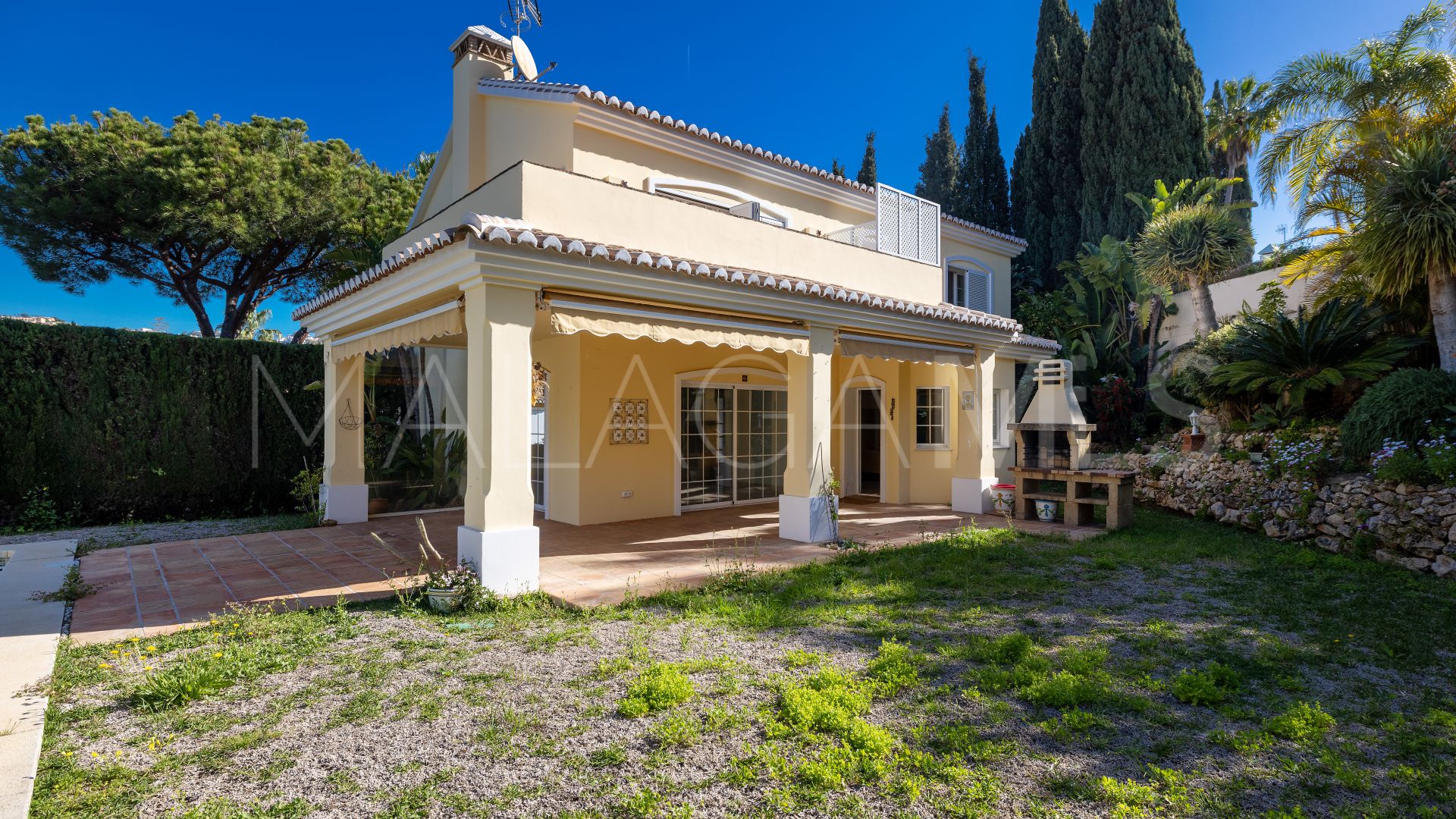 Villa for sale in Calahonda