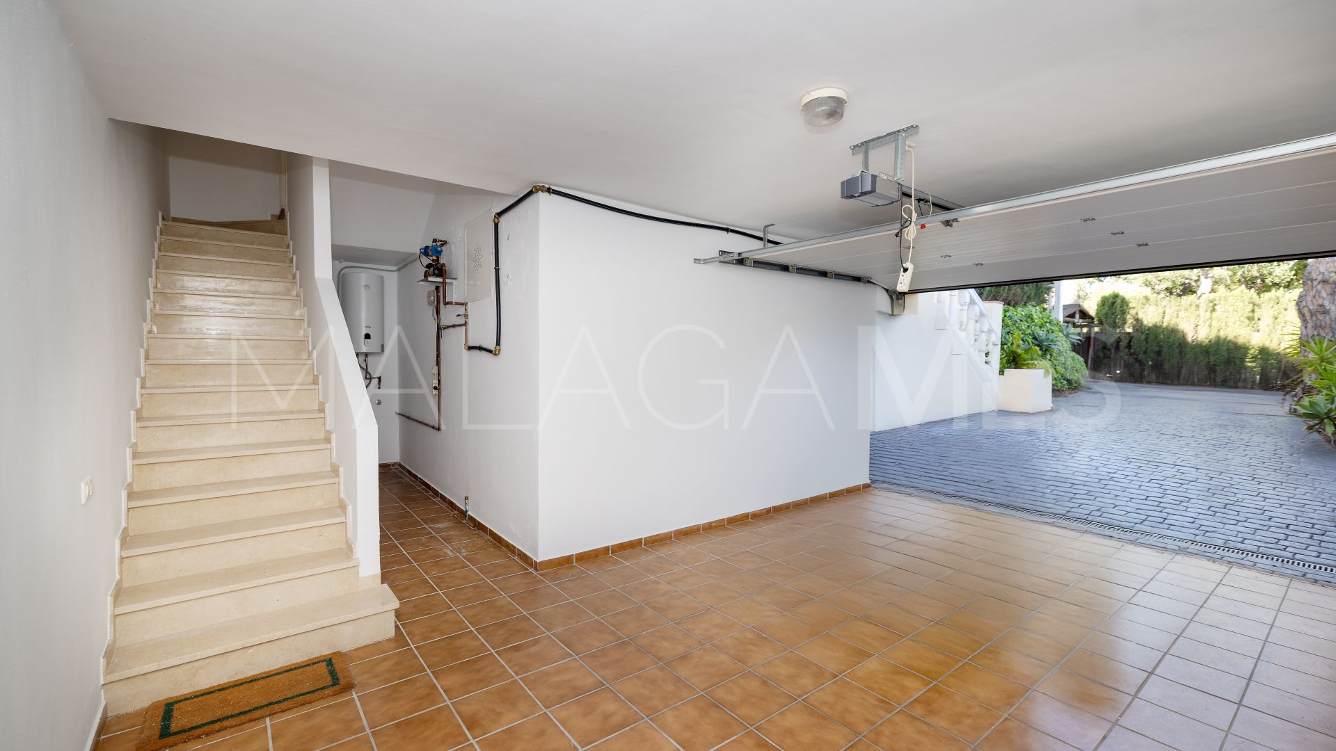 Villa for sale in Calahonda