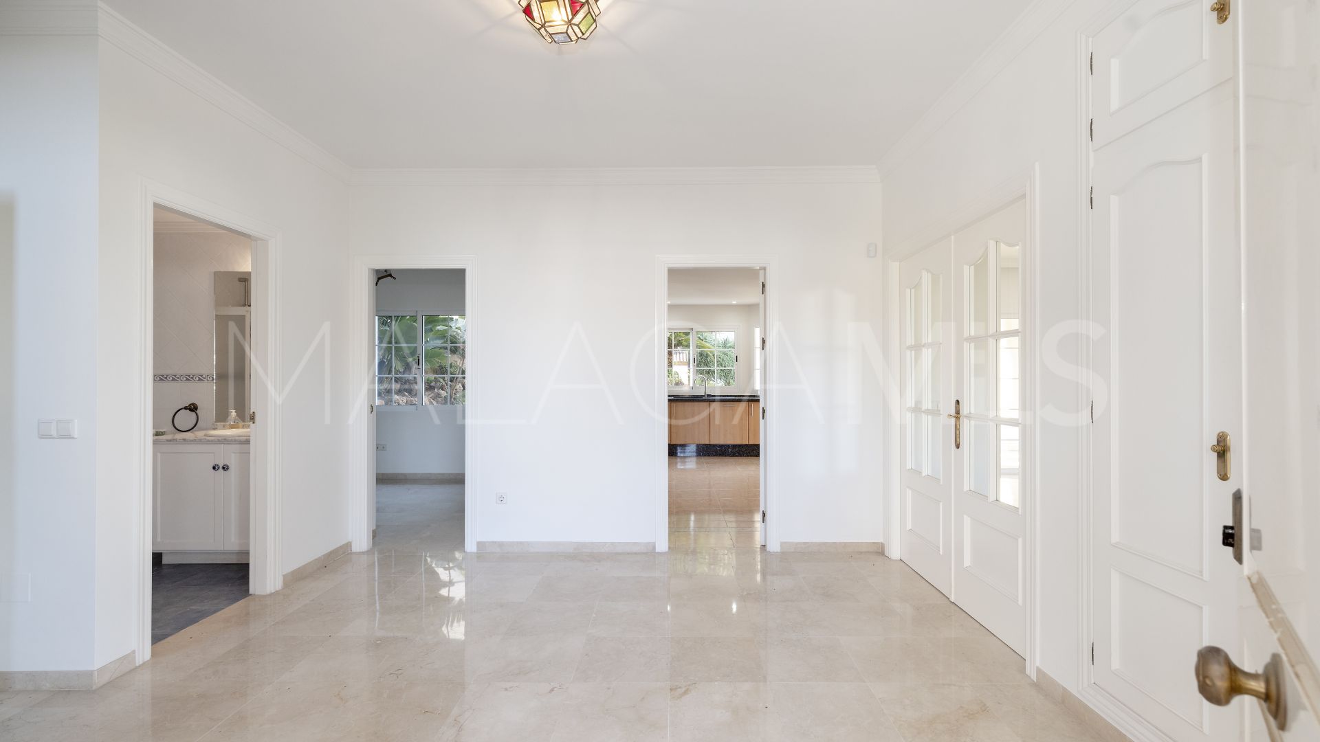 Villa for sale in Calahonda