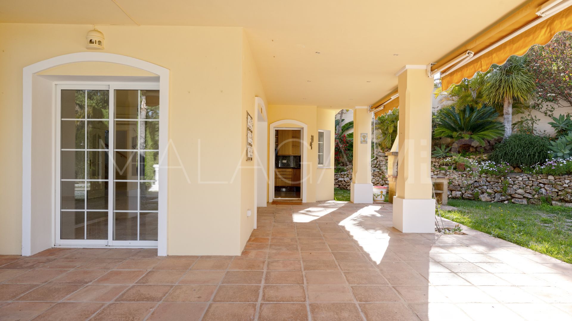 Villa for sale in Calahonda