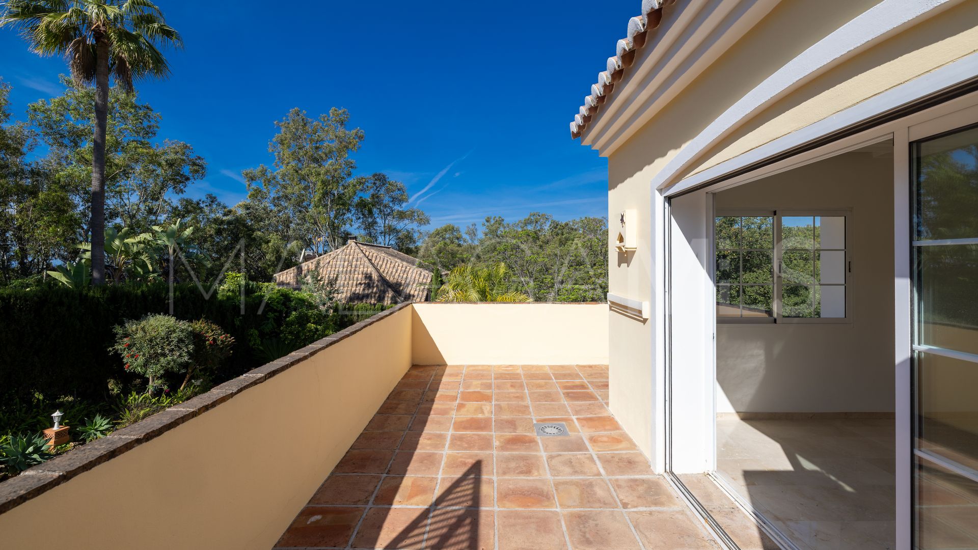 Villa for sale in Calahonda