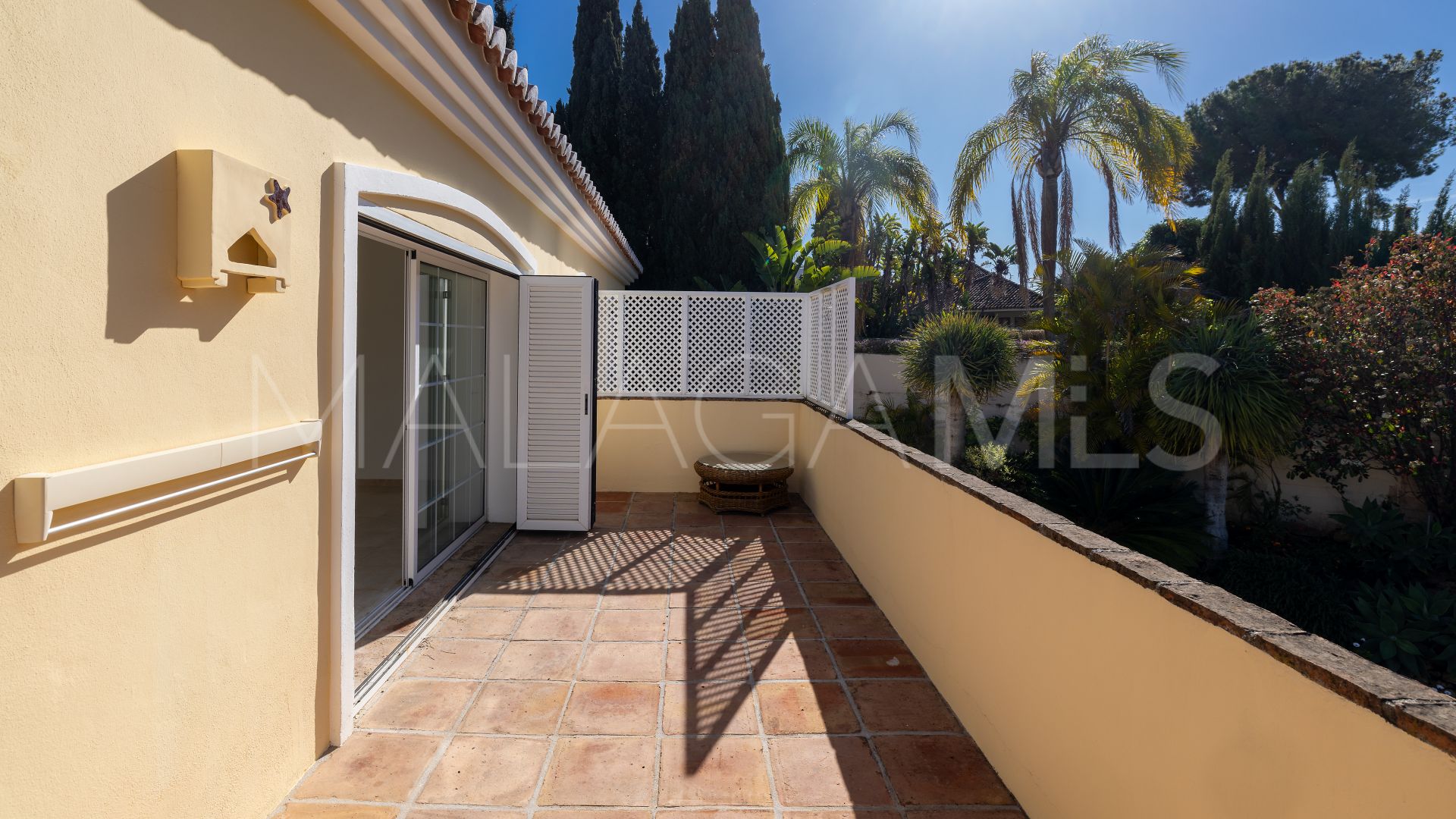 Villa for sale in Calahonda