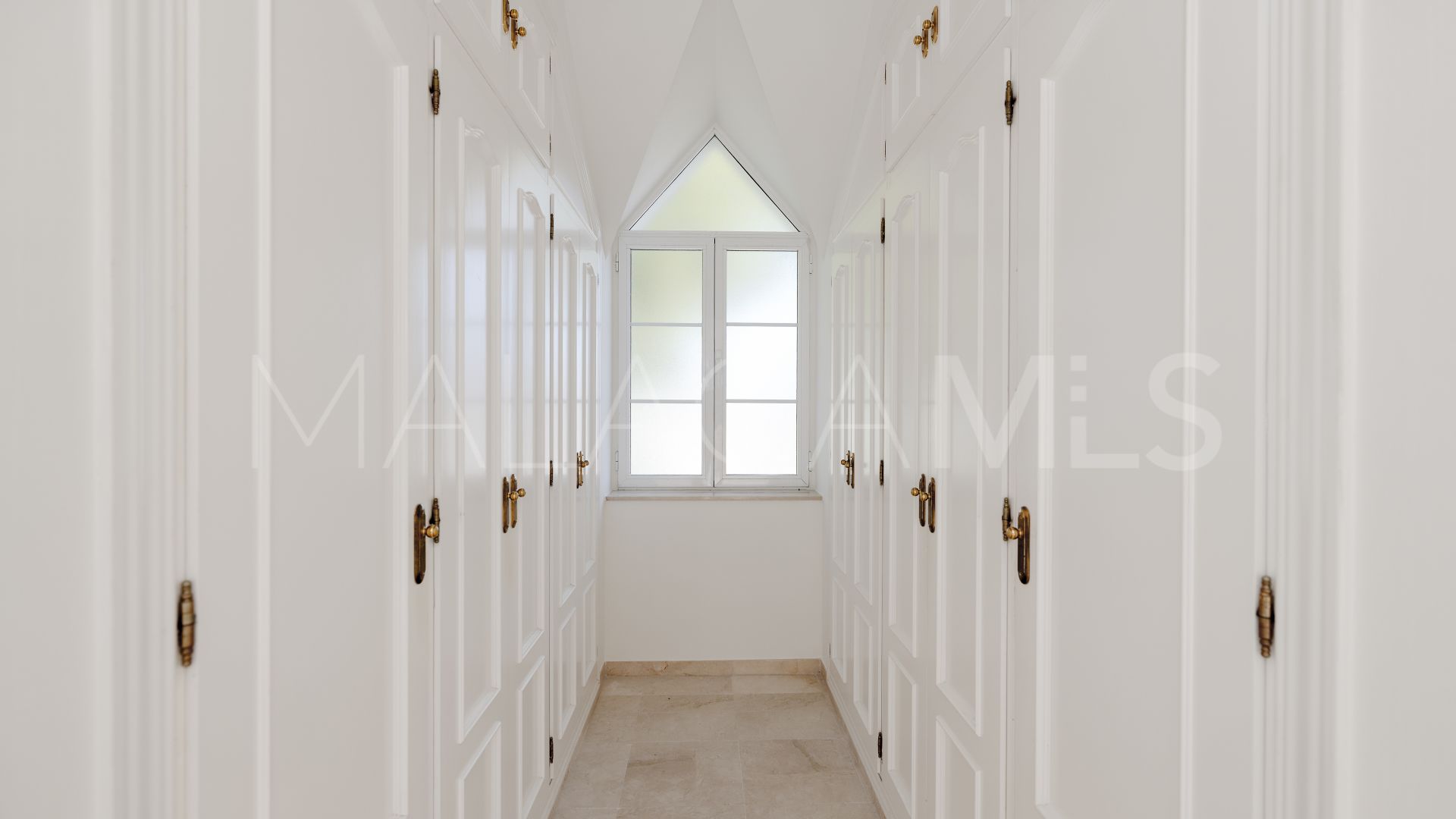 Villa for sale in Calahonda