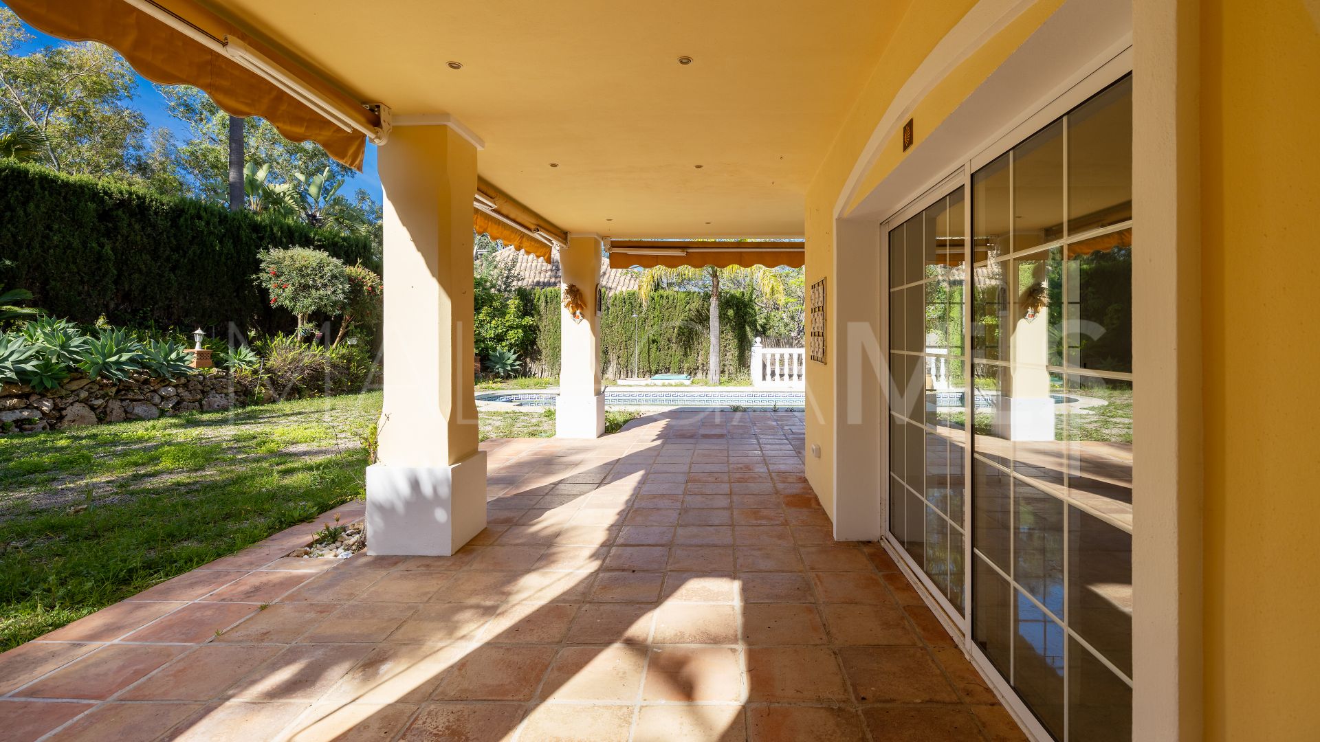Villa for sale in Calahonda